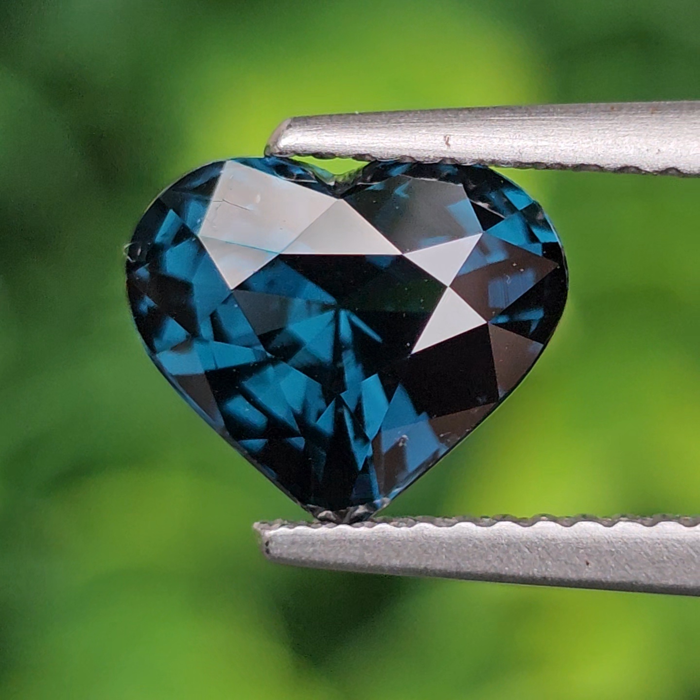 พลอย สปิเนล Spinel 2.71 กะรัต (Cts.) ดิบ (Unheated) พร้อมใบเซอร์ พลอยแท้ อัญมณีมงคลประจําวันเกิด เครื่องประดับพลอย