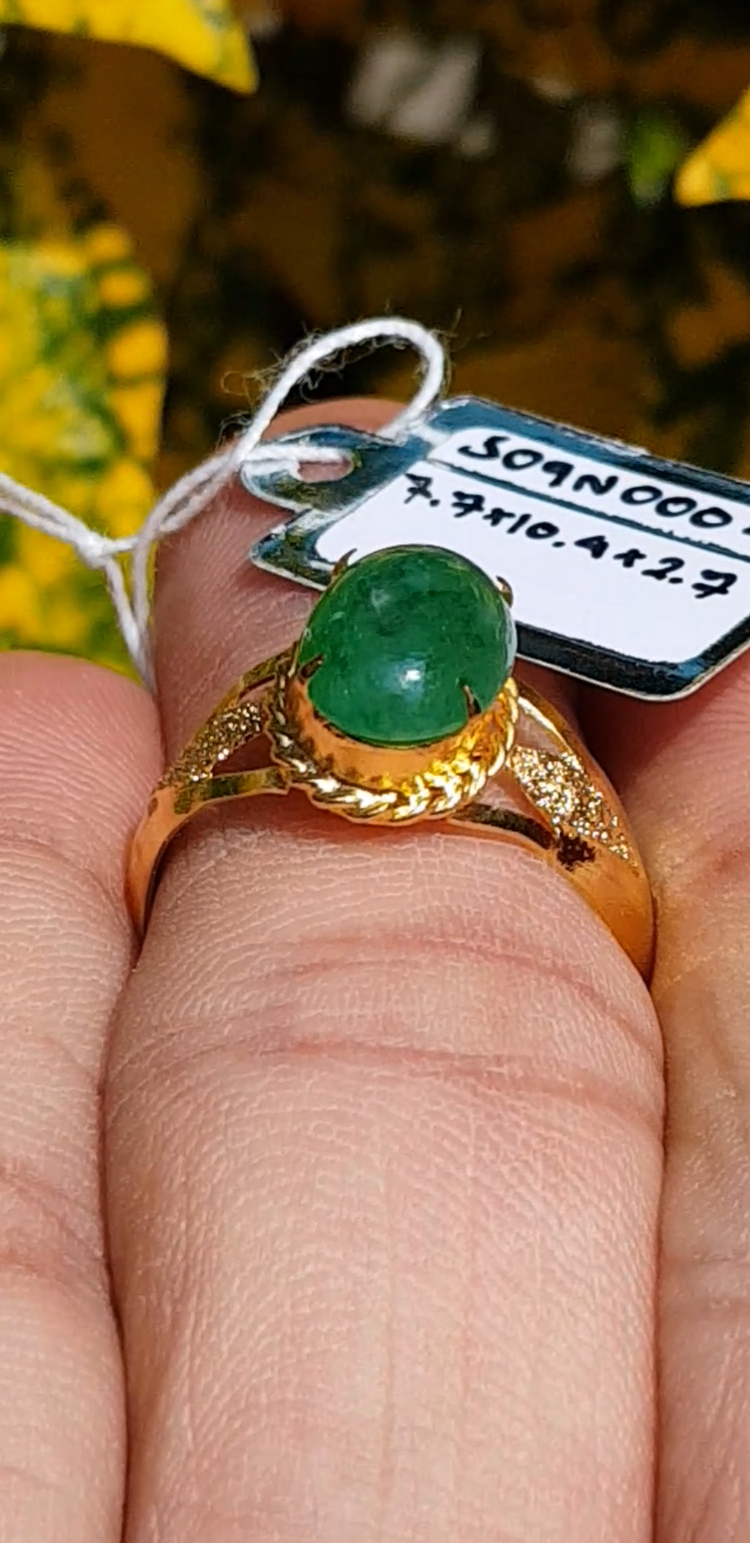 หยก พม่า แท้ Jade แหวนหยก 翡翠戒指 (Jadeite ring) 1.75 กะรัต (Cts.) Size 57 ดิบ ไม่ผ่านการปรับปรุง (Type A) พม่า (Myanmar)