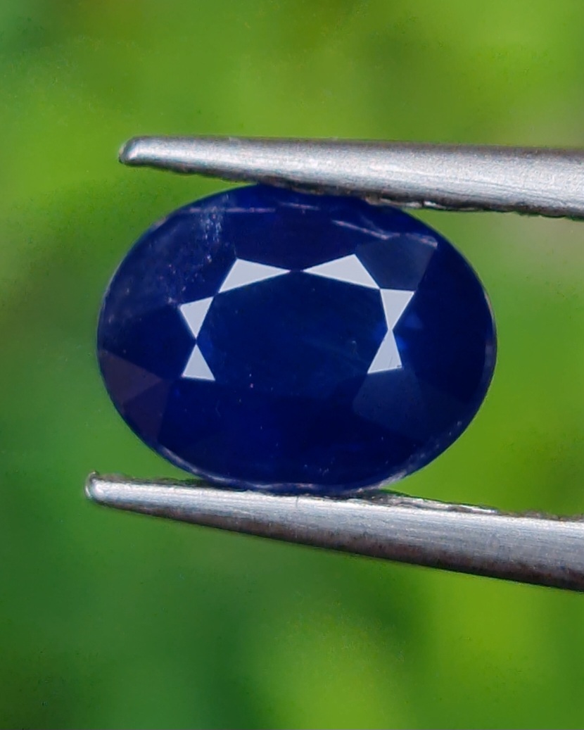 พลอย ไพลิน Blue Sapphire 1.40 กะรัต (Cts.) พลอยแท้ อัญมณีมงคลประจําวันเกิด เครื่องประดับพลอย
