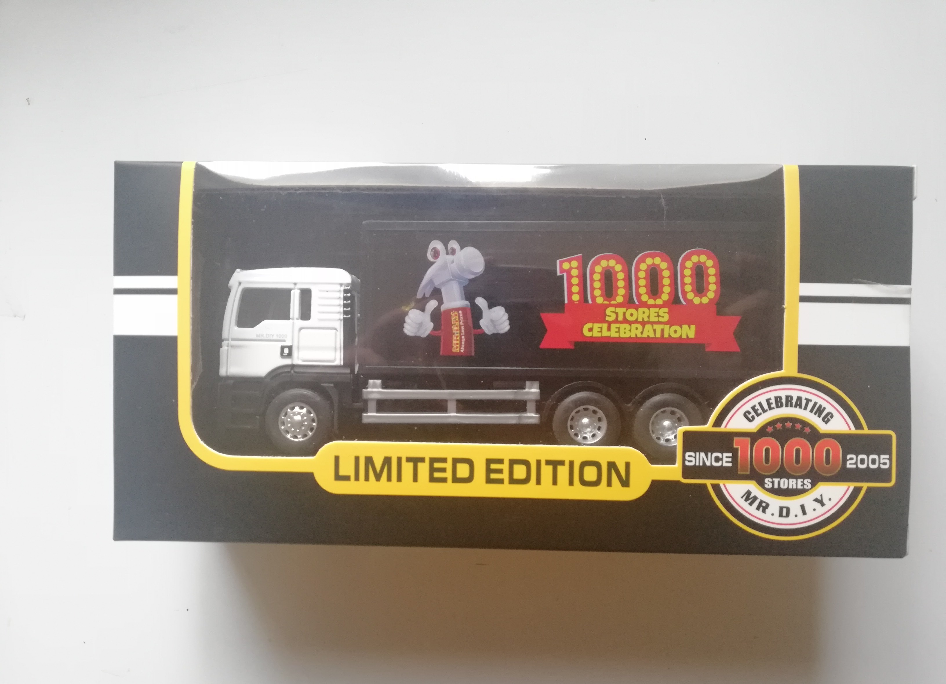 มีหลายภาพ รถบรรทุก ฉลองครบรอบ 1000 สาขา MR.DIY ลิมิตเต็ดเอ็ดดิชั่น