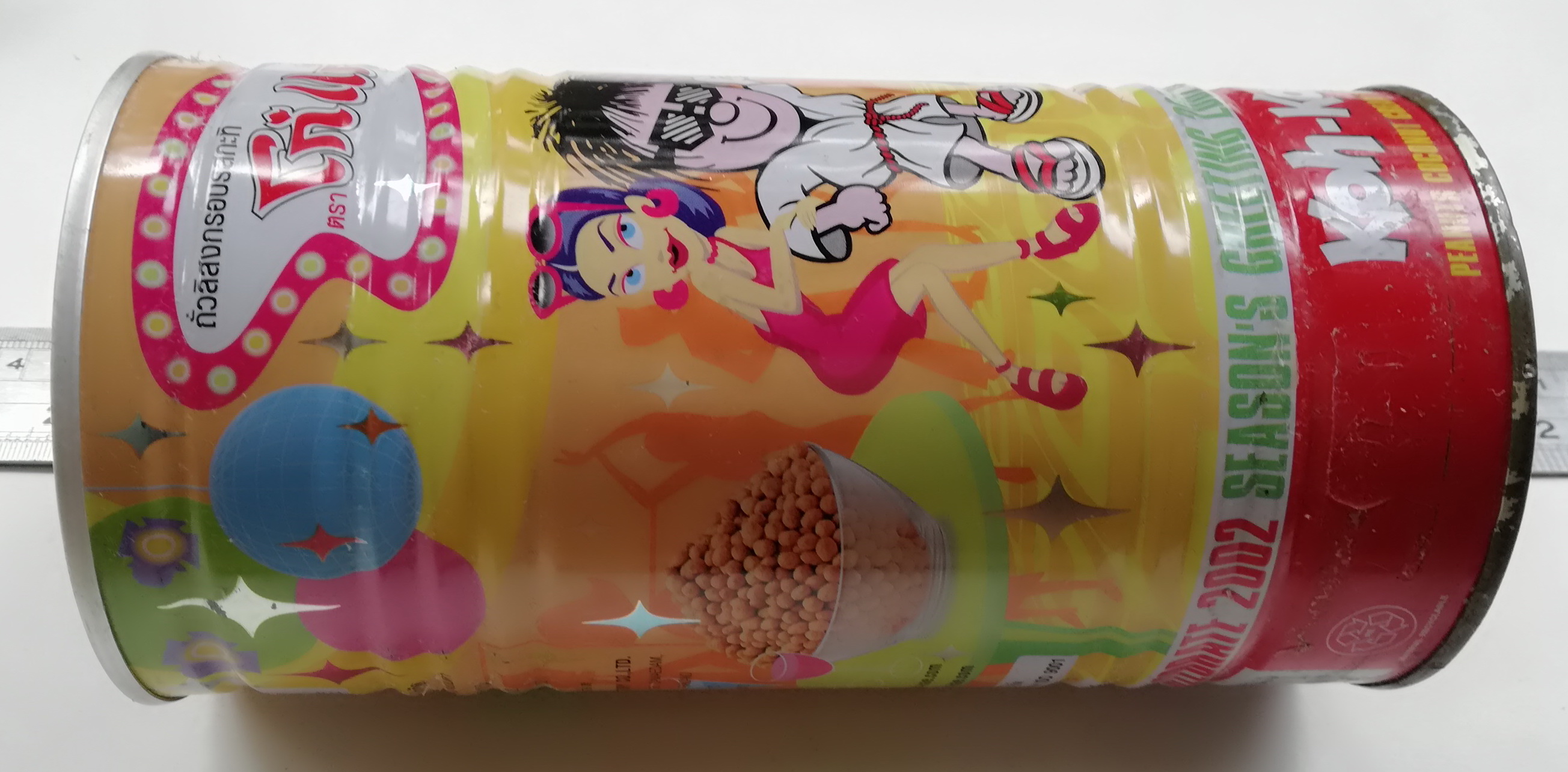 ของสะสม กล่องสังกะสี (กล่องโลหะ) กระป๋องโก๋แก่รสกะทิ Let's Celebrate 2002,Season Greeting ไม่มีฝา กระป๋องทรงกระบอกสีสันสดใส เส้นผ่าศุนย์กลางประมาณ 3" ความสูงประมาณ 10"