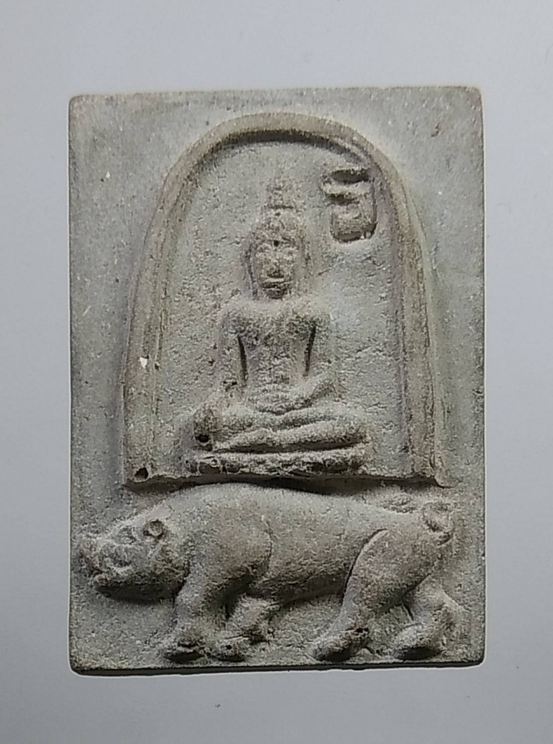ผ371 พระผงพระพุทธ ทรงหมู