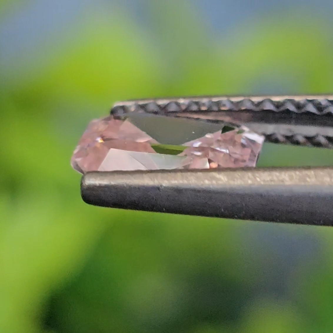 พลอย พัดพารัดชา Padparadscha Sapphire 1.23 กะรัต (Cts.) ดิบ (Unheated) พลอยแท้ อัญมณีมงคลประจําวันเกิด เครื่องประดับพลอย