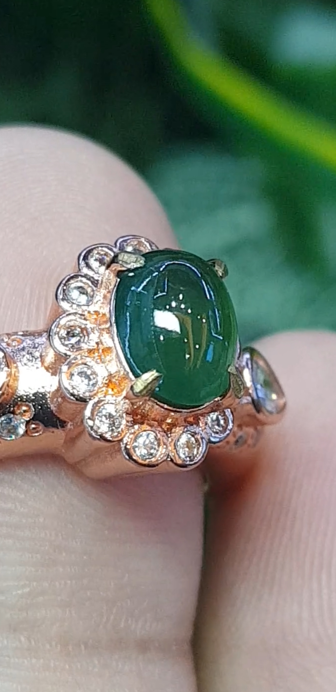 หยก พม่า แท้ Jade แหวนหยก แหวน หยก (jadeite) 1.19 กะรัต (Cts.) ดิบ (Size) 59 ไม่ผ่านการปรับปรุง (Type A) พม่า (Myanmar)