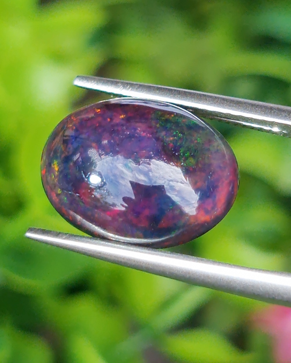 พลอย แบล็ก โอปอล Black Opal 4.23 กะรัต (Cts.) พลอยแท้ อัญมณีมงคลประจําวันเกิด เครื่องประดับพลอย