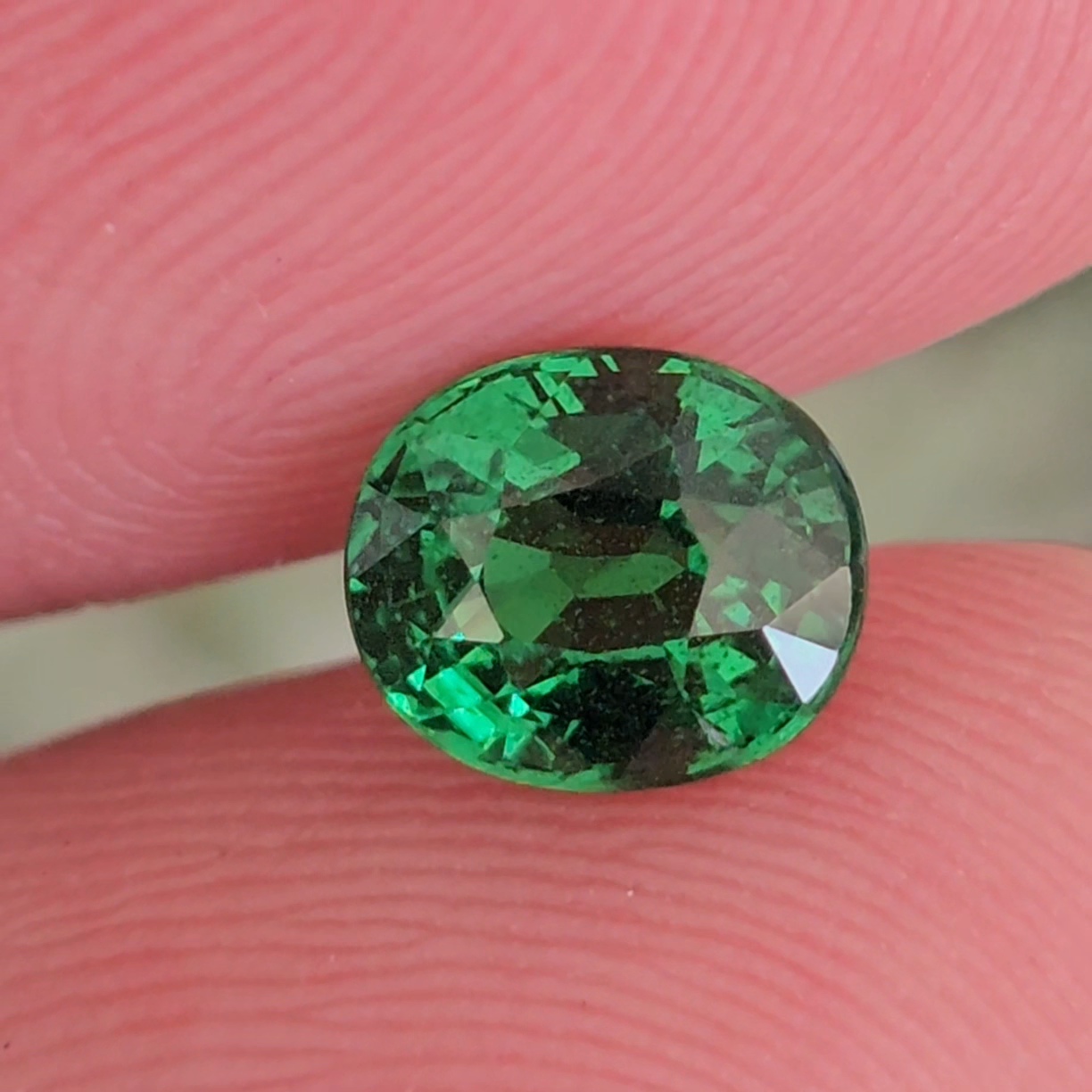 พลอย ซาโวไรท์ Tsavorite Garnet 1.26 กะรัต (Cts.) ดิบ Unheated พร้อมใบเซอร์ อัญมณีมงคลประจําวันเกิด เครื่องประดับพลอย