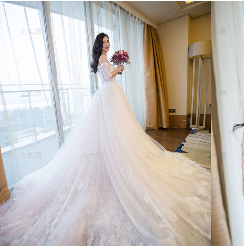 ชุดแต่งงาน ไหล่ปาด แขนสามส่วน