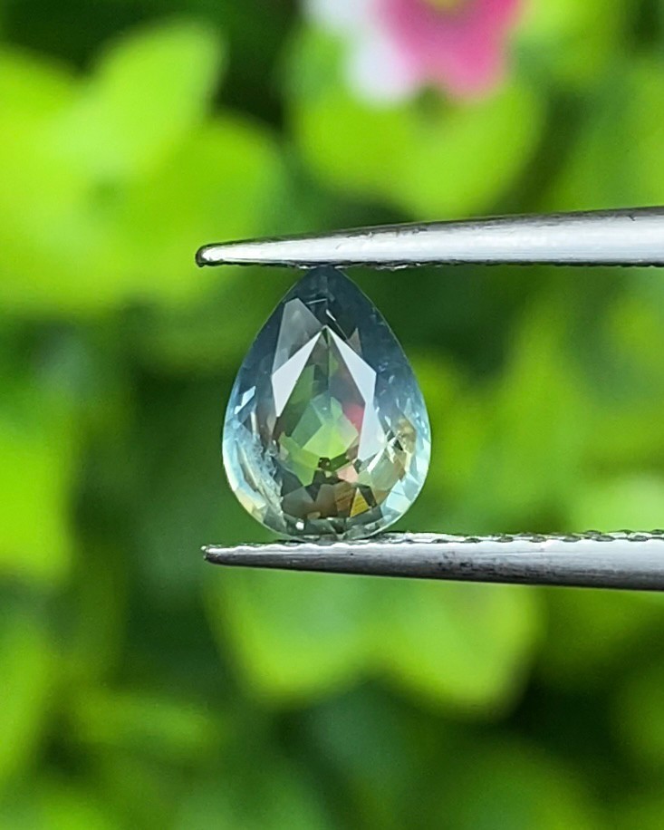 พลอย ไบ คัลเลอร์แซฟไฟร์ 2 สี Bi-Color Sapphire 1.00 กะรัต (Cts.) ดิบ Unheated พลอยแท้ อัญมณีมงคลประจําวันเกิด เครื่องประดับพลอย