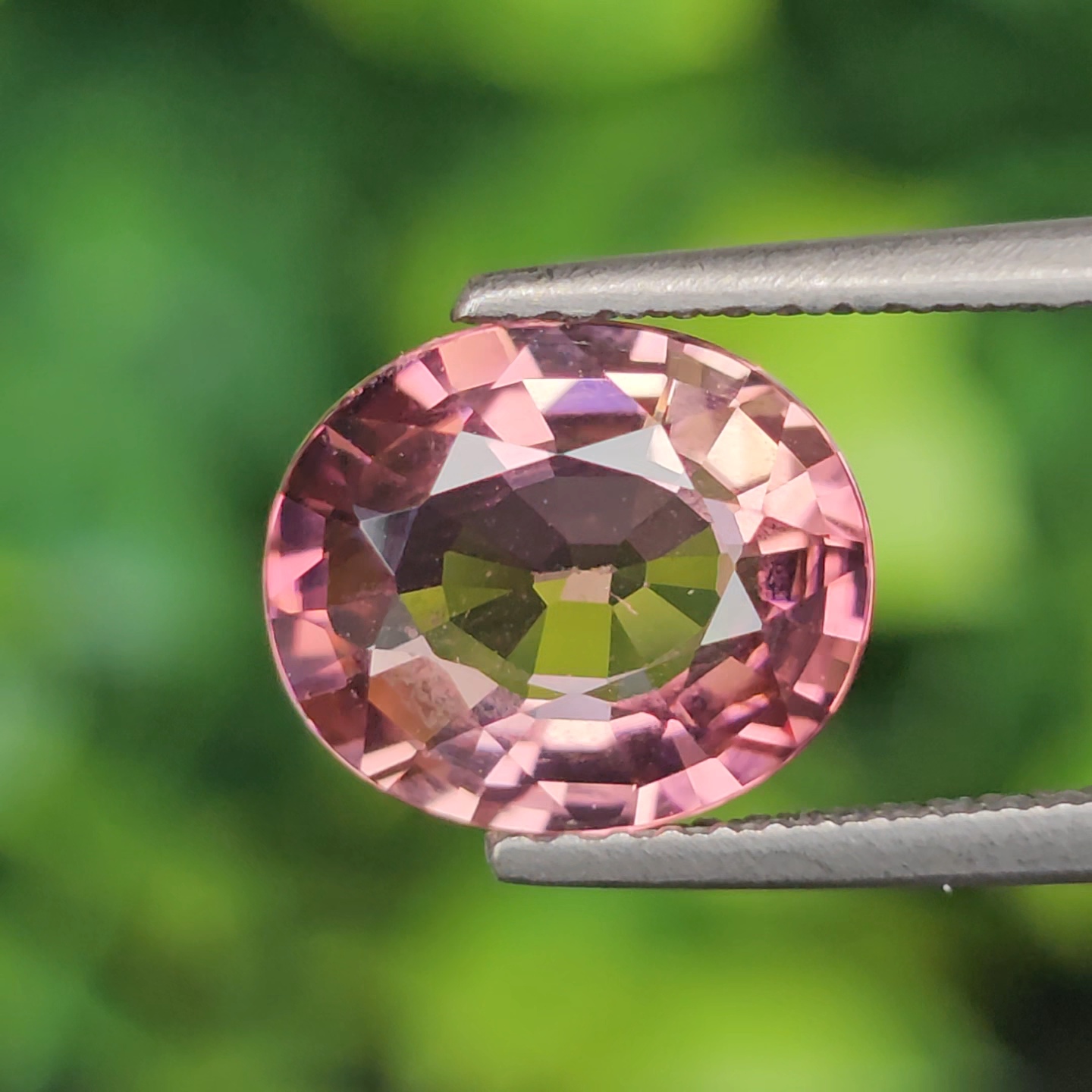 พลอย ทัวร์มารีน (Tourmaline) 2.68 กะรัต (Cts.) อัญมณีมงคลประจําวันเกิด เครื่องประดับพลอย