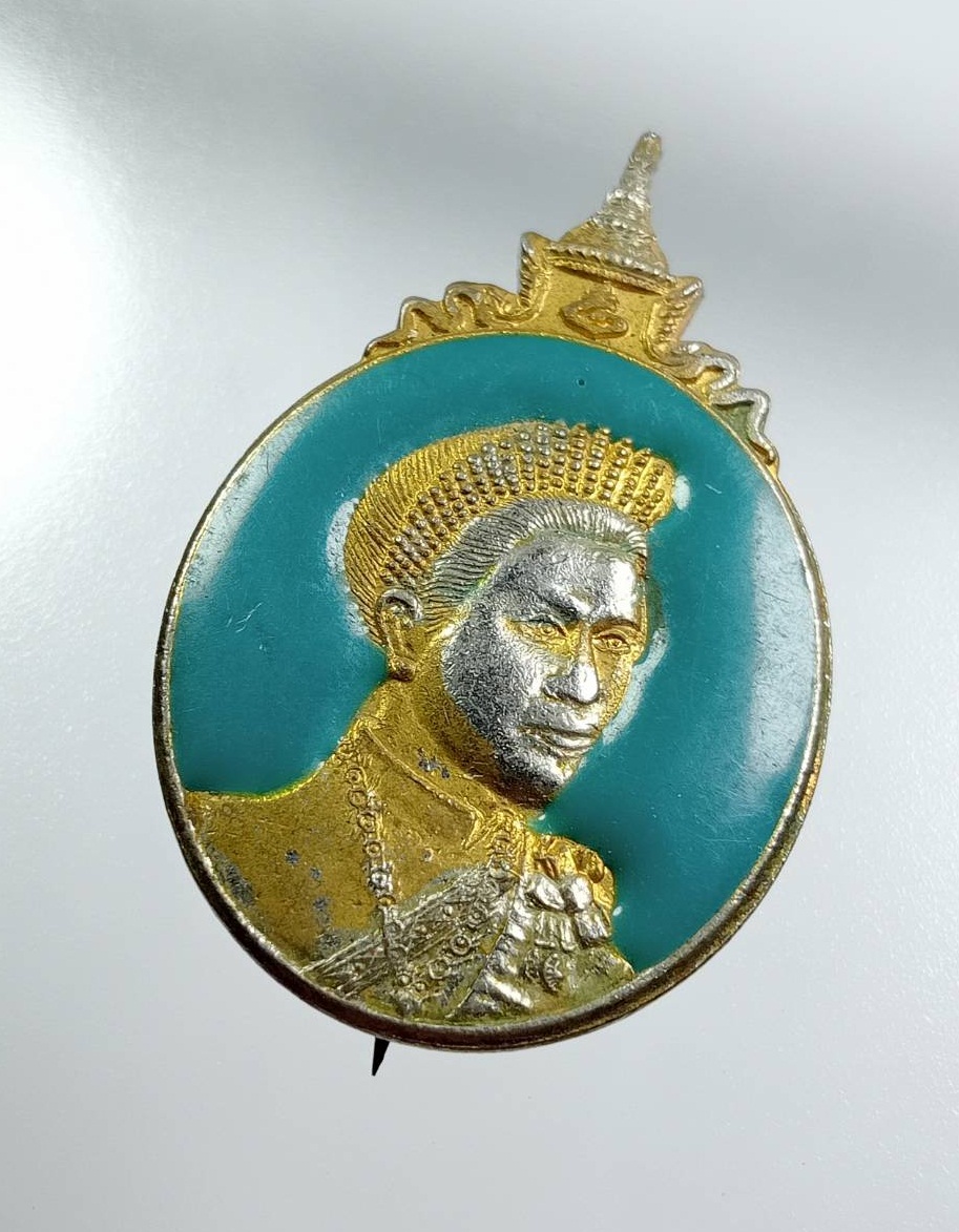 A7880 เข็มที่ระลึก 12 สิงหาพระบรมราชินีนาถ ปี2554