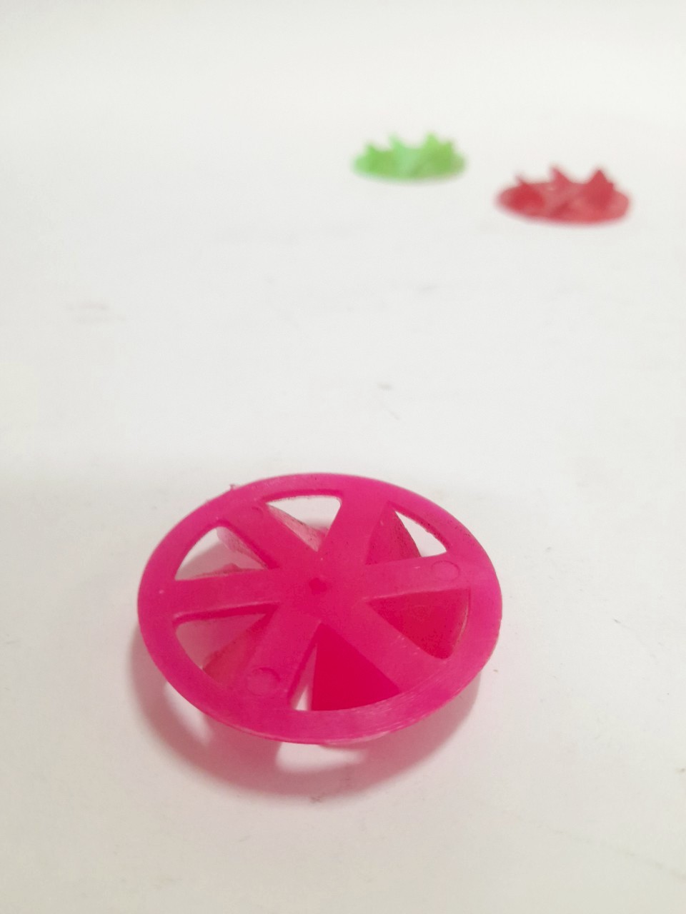 มีหลายภาพ ของเล่นเก่า ของเล่นแถมขนมกาก้า ตัวเป่า จำนวน 3 ชิ้น