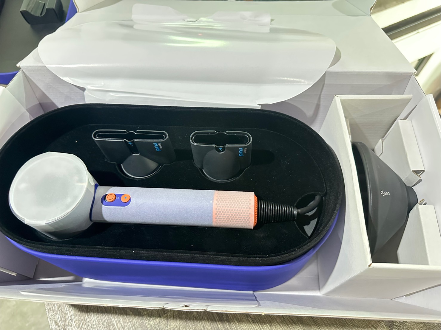 เครื่องเป่าผม Dyson Supersonic Nural ของใหม่
