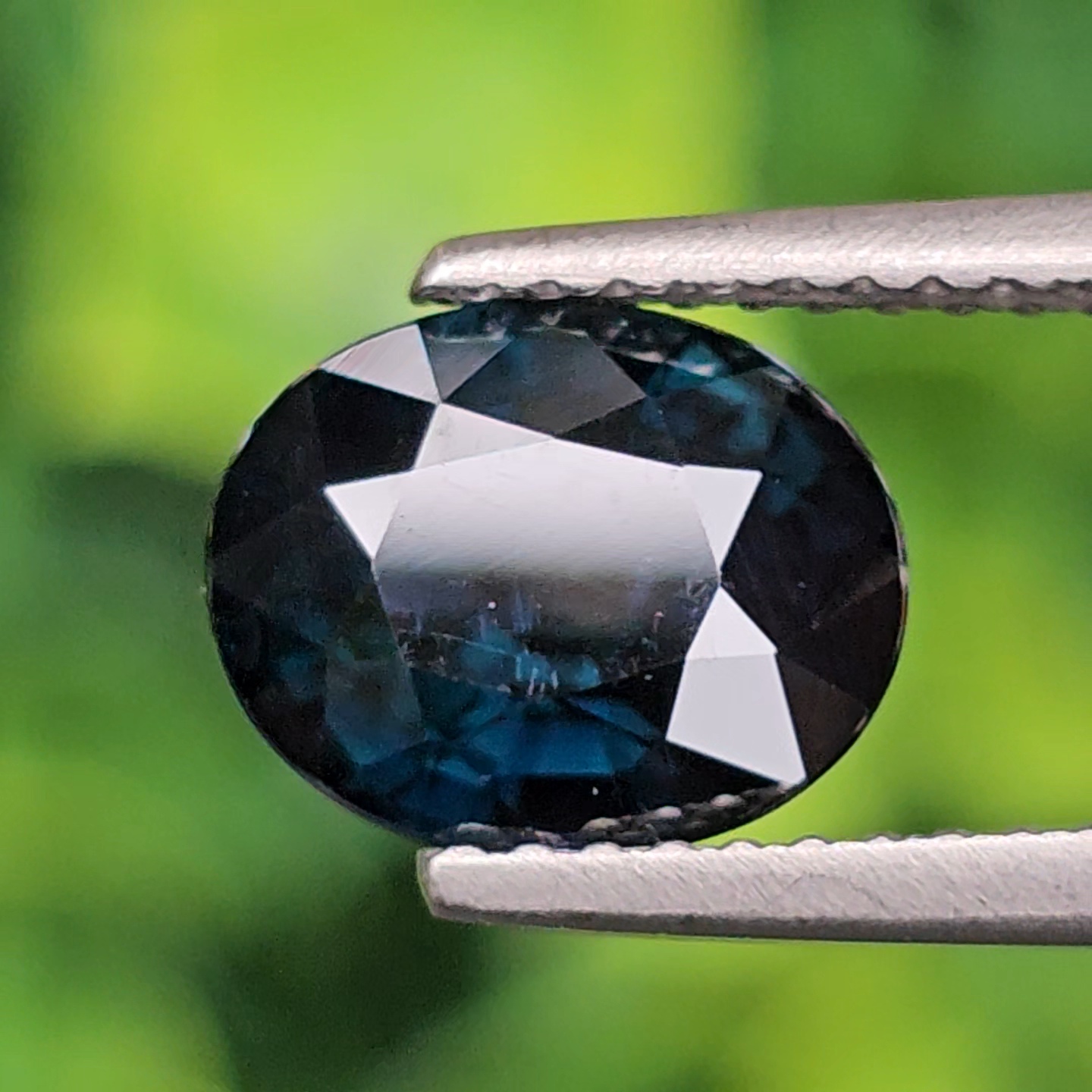 พลอย แซปไฟร์สีน้ำเงินอมเขียว Teal Sapphire 2.57 กะรัต (Cts.) ดิบ Unheated พลอยแท้ อัญมณีมงคลประจําวันเกิด เครื่องประดับพลอย