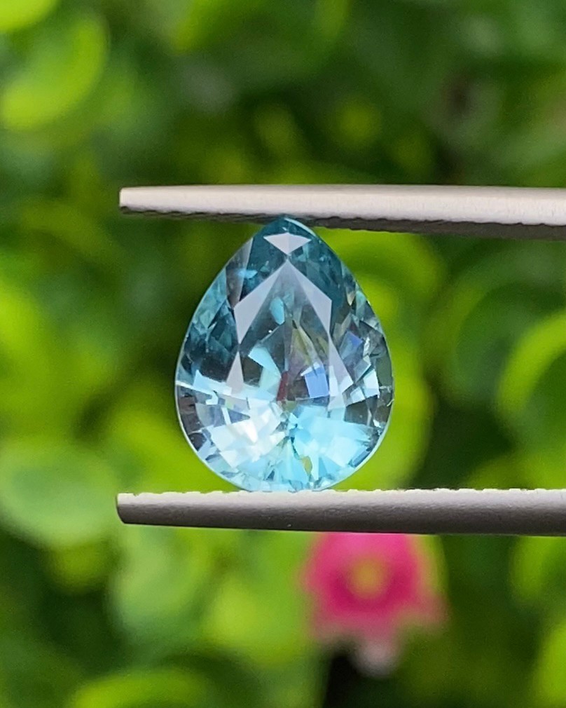 พลอย เพทาย Natural Zircon 3.10 กะรัต (Cts.) พลอยแท้อัญมณีมงคล ประจําวันเกิด เครื่องประดับพลอย