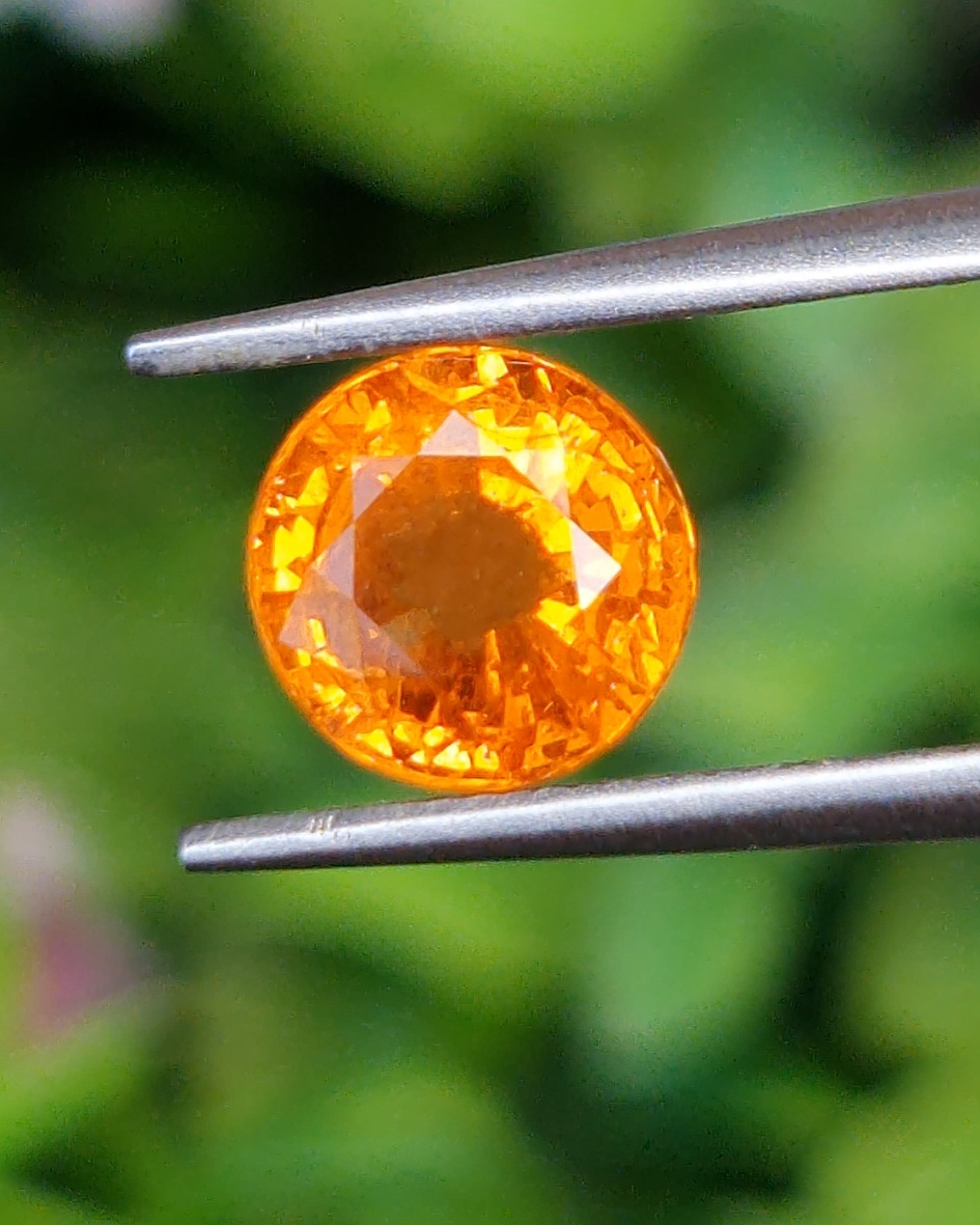 พลอย สเปสซาร์ไทต์ Spessartite Garnet 2.41 กะรัต Cts. พลอยแท้ อัญมณีมงคลประจําวันเกิด เครื่องประดับพลอย