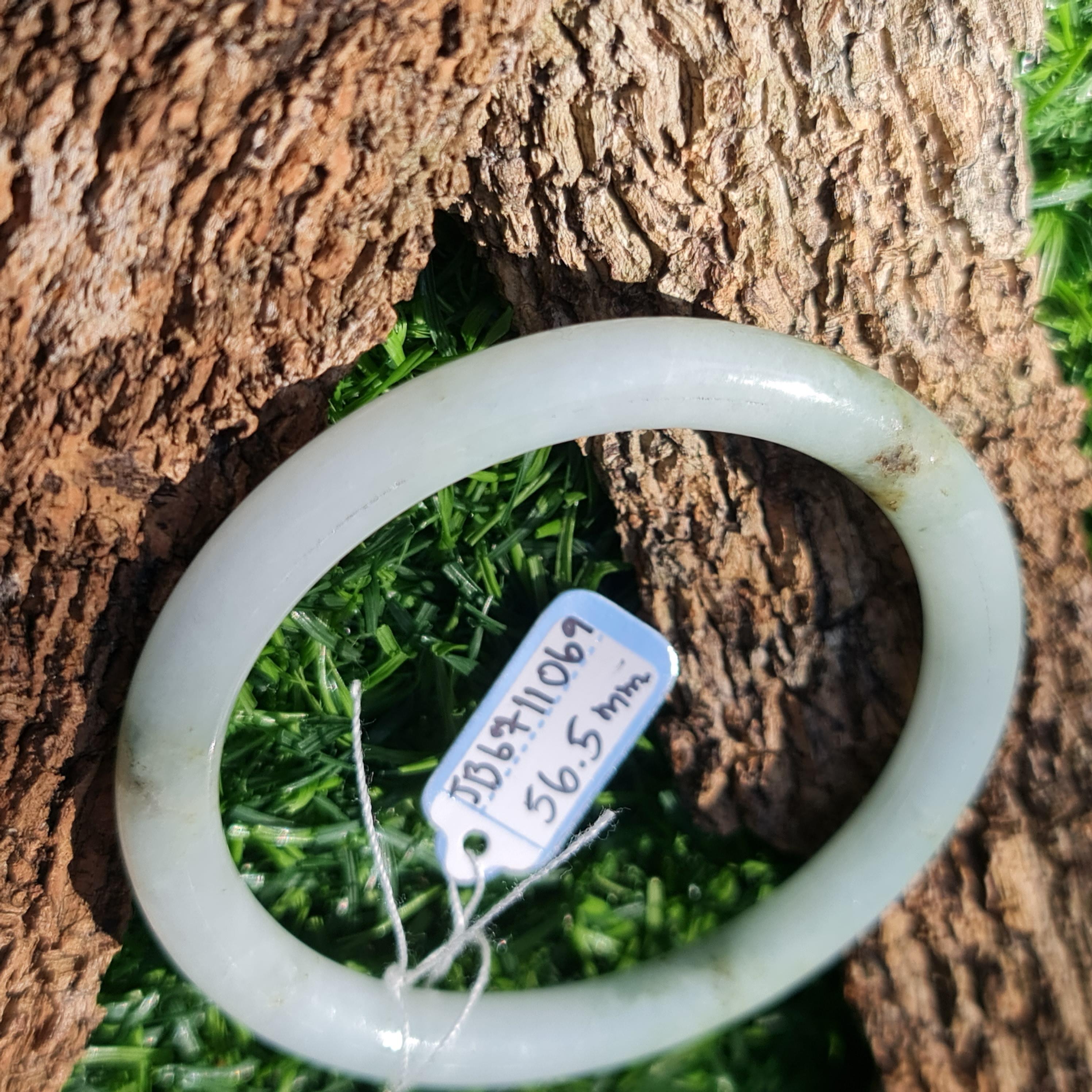 JB6711069 หยก พม่า แท้ Jade กำไลหยก 56.5 มม. (Jadeite bracelet) พม่า (Myanmar)