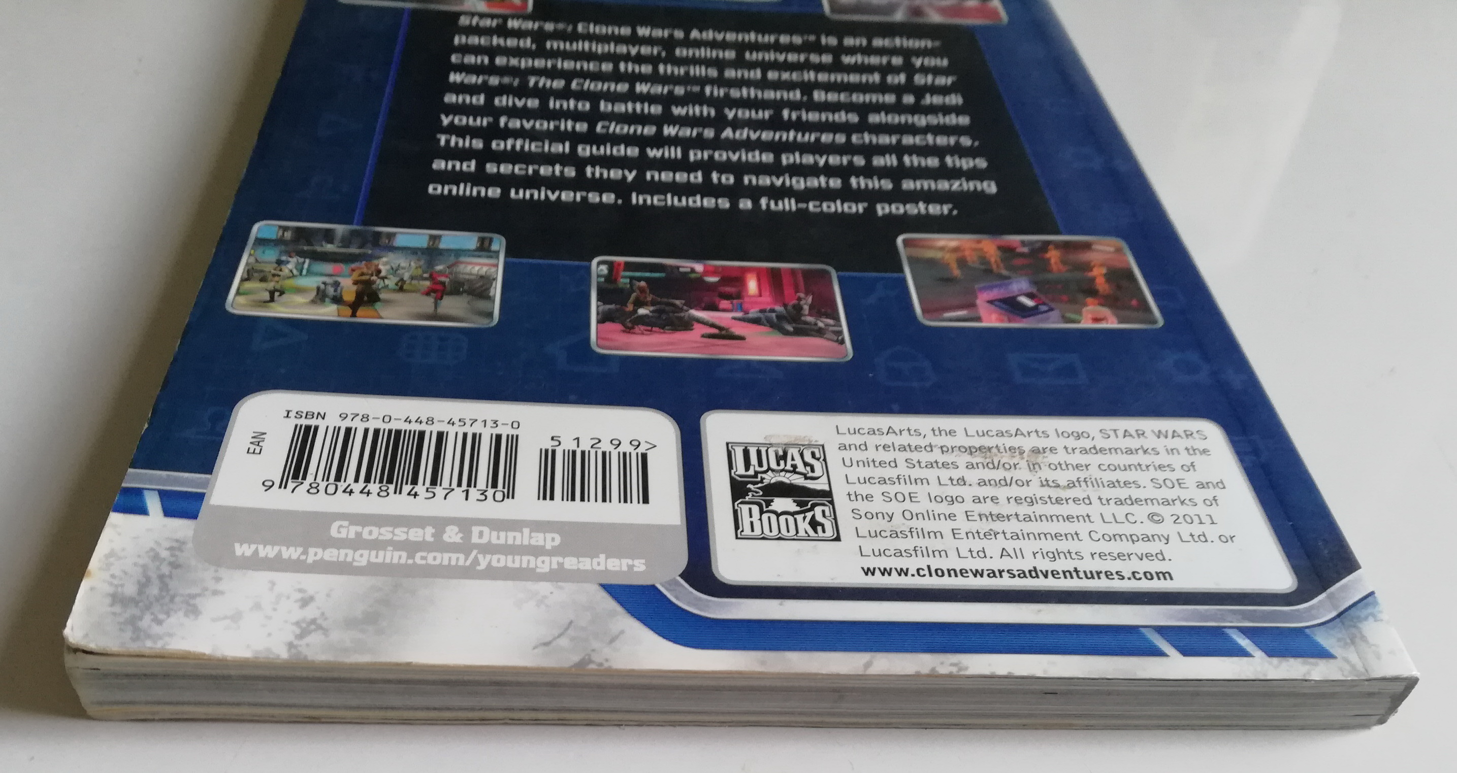 หนังสือขนาดพ็อคเก็ตบุ๊คภาพสีทั้งเล่ม Star Wars, Clone Wars Adventures , the official guide to the Virtual World ** มีตำหนิ โปรดตรวจสอบทุกภาพ