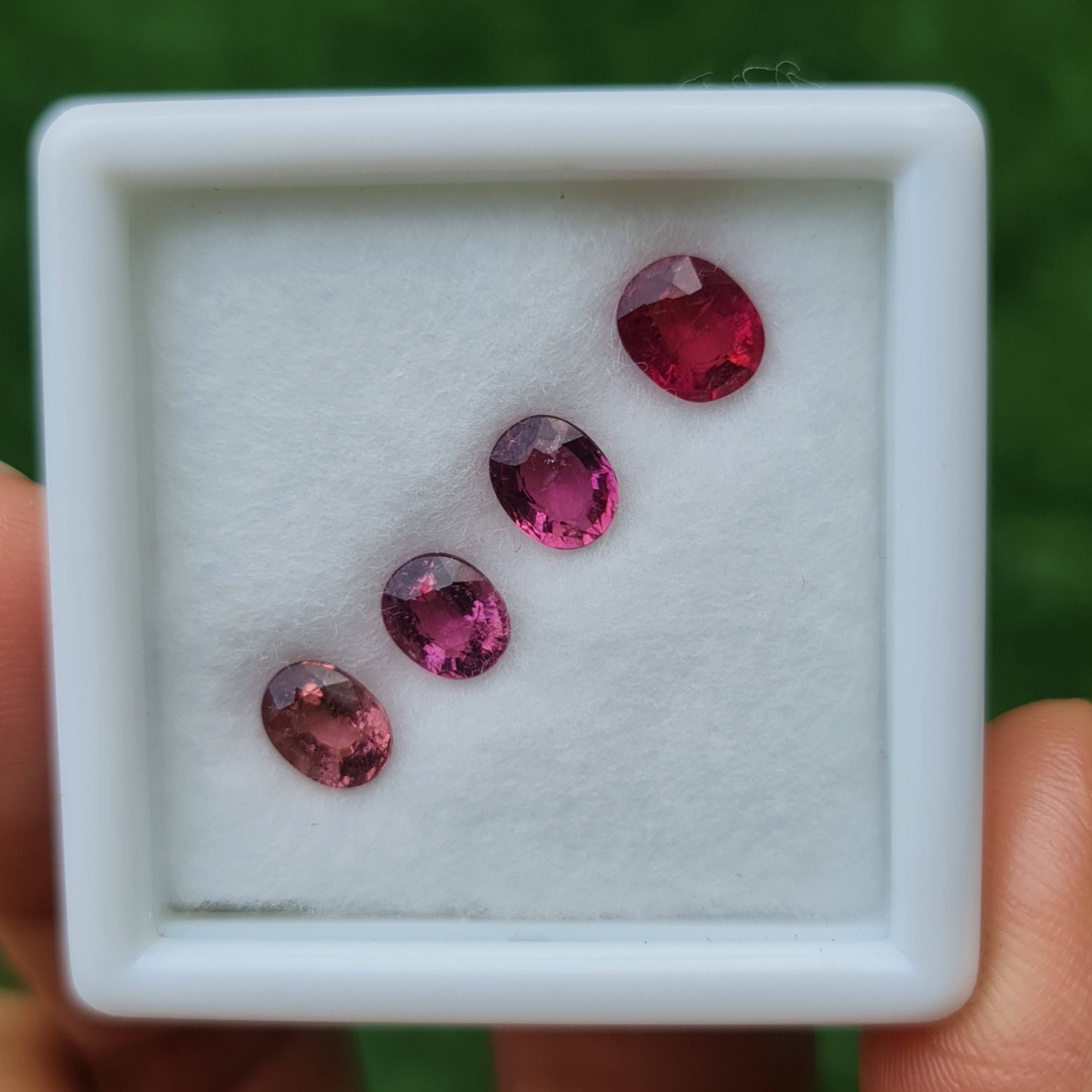 พลอย สปิเนล Spinel 3.05กะรัต (Cts.) พลอยแท้ อัญมณีมงคลประจําวันเกิด เครื่องประดับพลอย