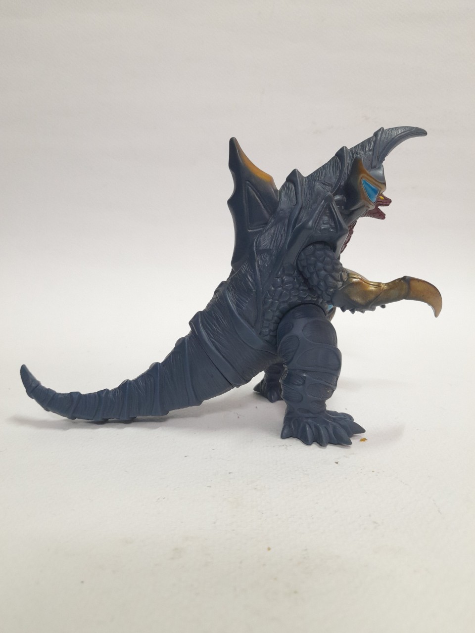 ซอฟ 5-5.5 นิ้ว สัตว์ประหลาดกอร์ จากอุลตร้าแมนไดน่า มือสอง สภาพดี มีรอยบ้าง มีปั๊มใต้เท้า