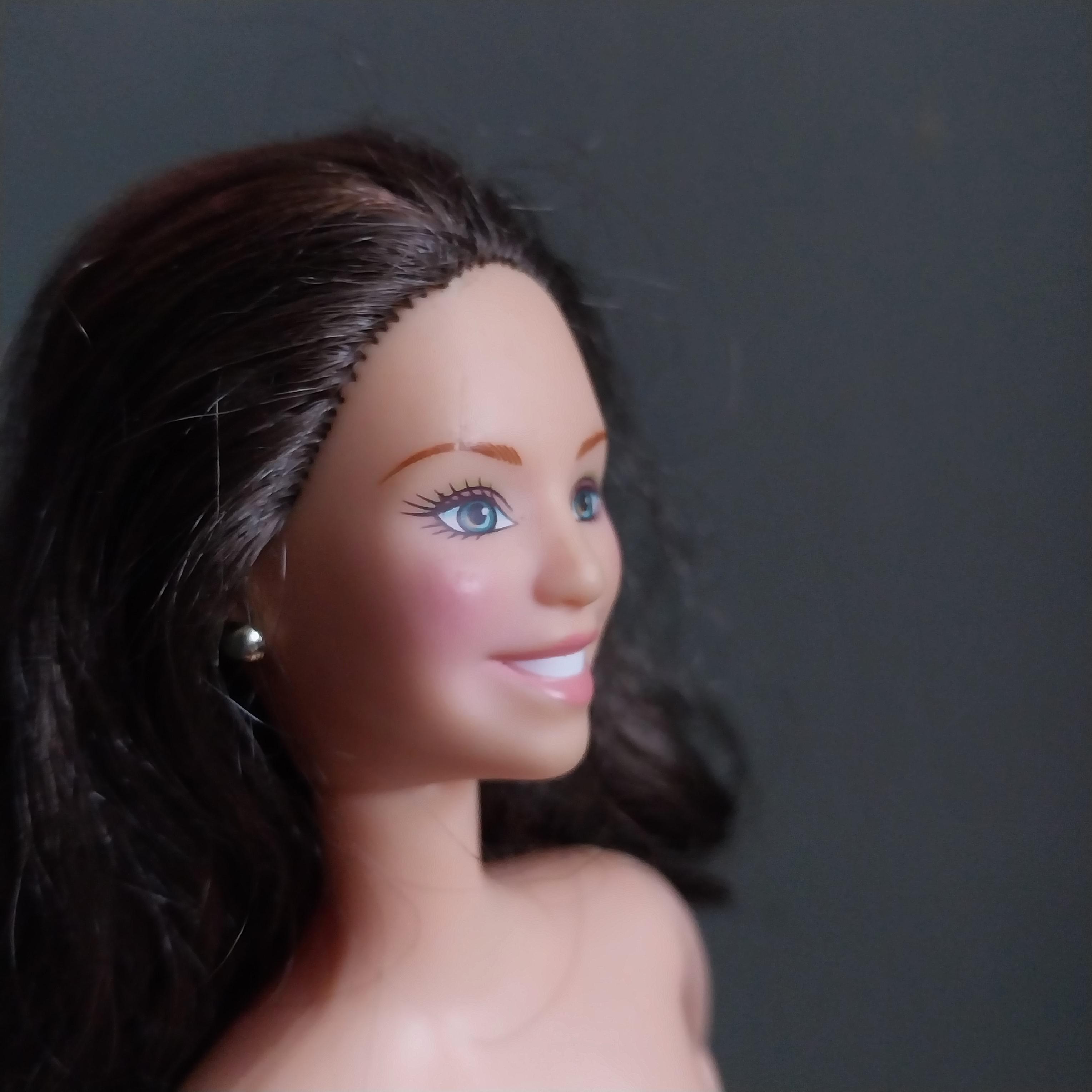 มีหลายภาพ ตุ๊กตาบาร์บี้หน้านักแสดง งานเก่าของดิสนีย์ สภาพดี