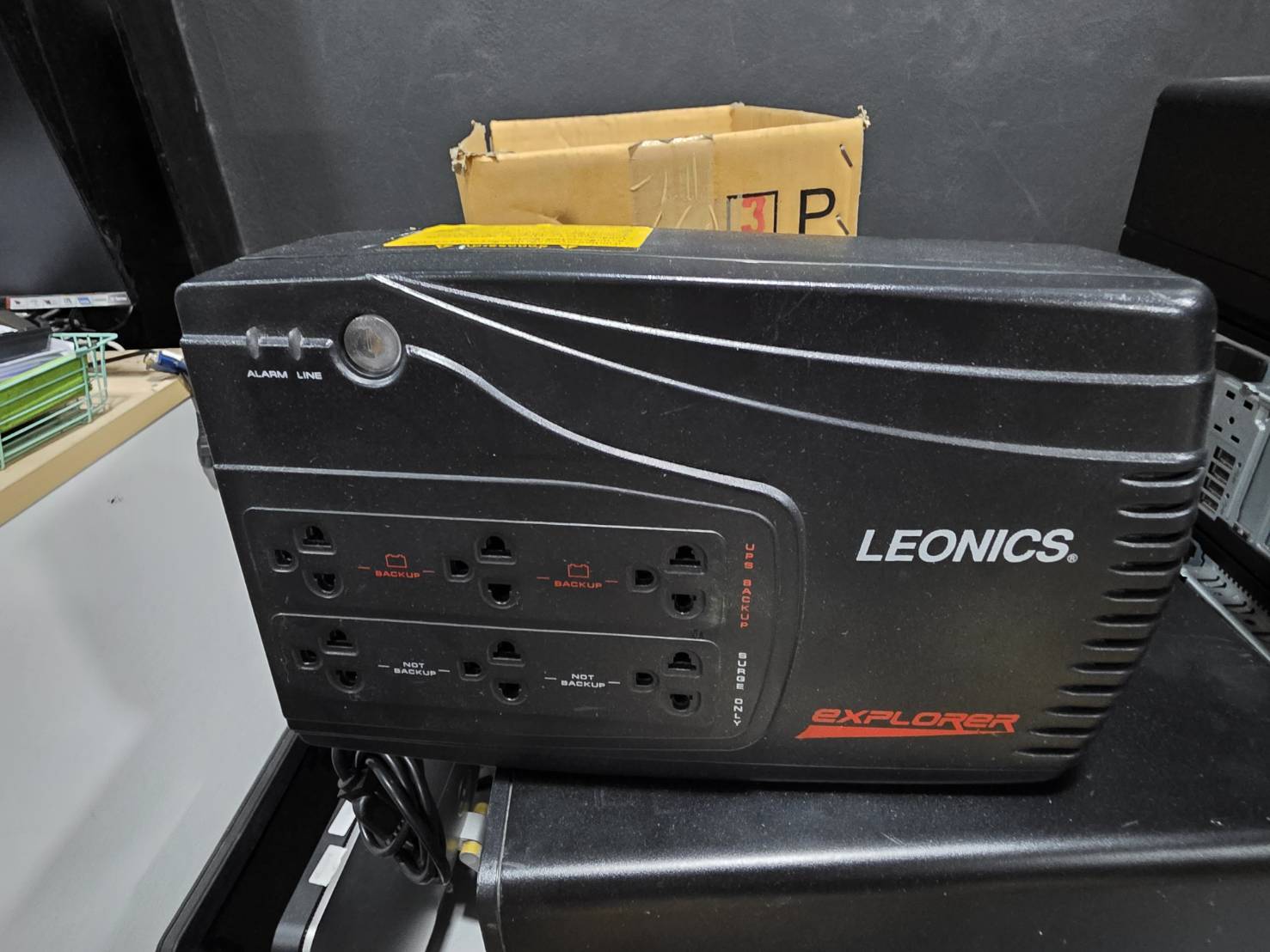 UPS Leoniv Explorer 500 VA เหมาะกับคอมออฟฟิศ แบตพอใช้งานได้ (ตีแบตเสีย)