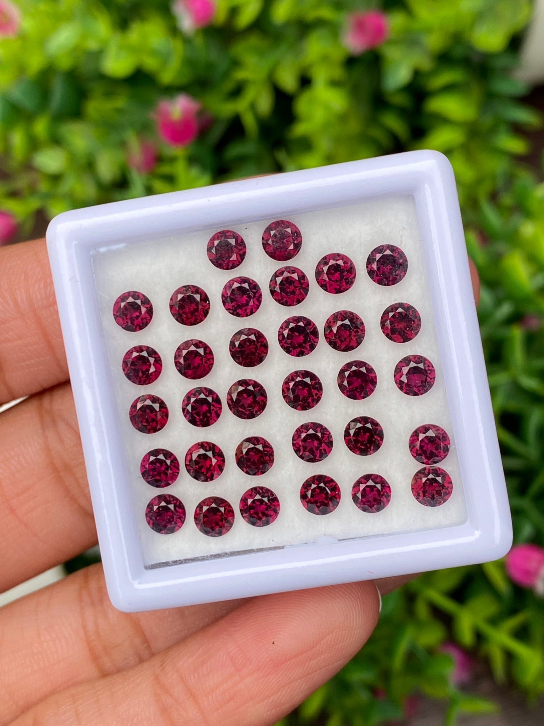 พลอย โรโดไลต์ กาเน็ท Rhodolite Garnet 32 เม็ด Pcs. 11.15 กะรัต Cts.พลอยแท้ อัญมณีมงคลประจําวันเกิด เครื่องประดับพลอย
