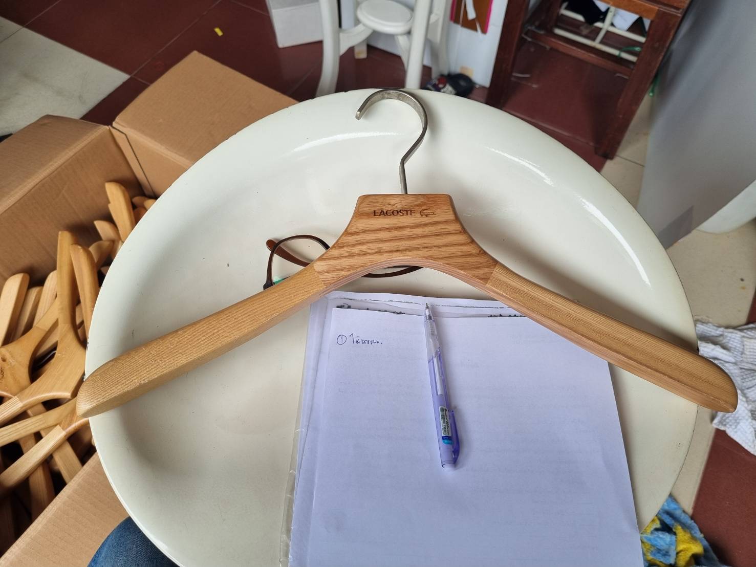 ไม้แขวน Lacoste