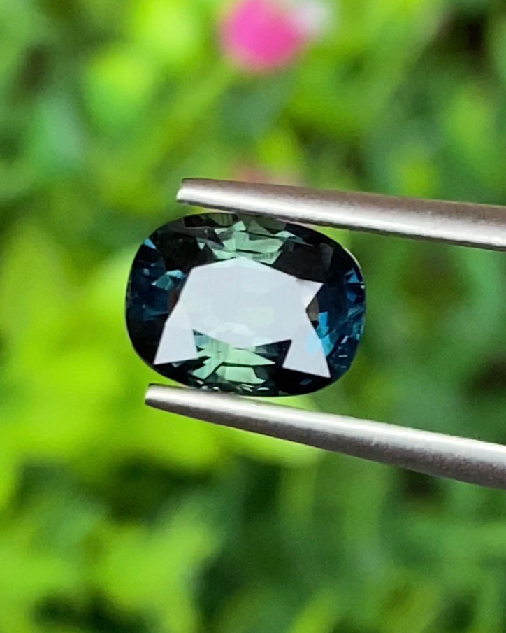 พลอย แซฟไฟร์ 3 สี Tri Color Sapphire 1.97 กะรัต Cts. พลอยแท้ อัญมณีมงคลประจําวันเกิด เครื่องประดับพลอย