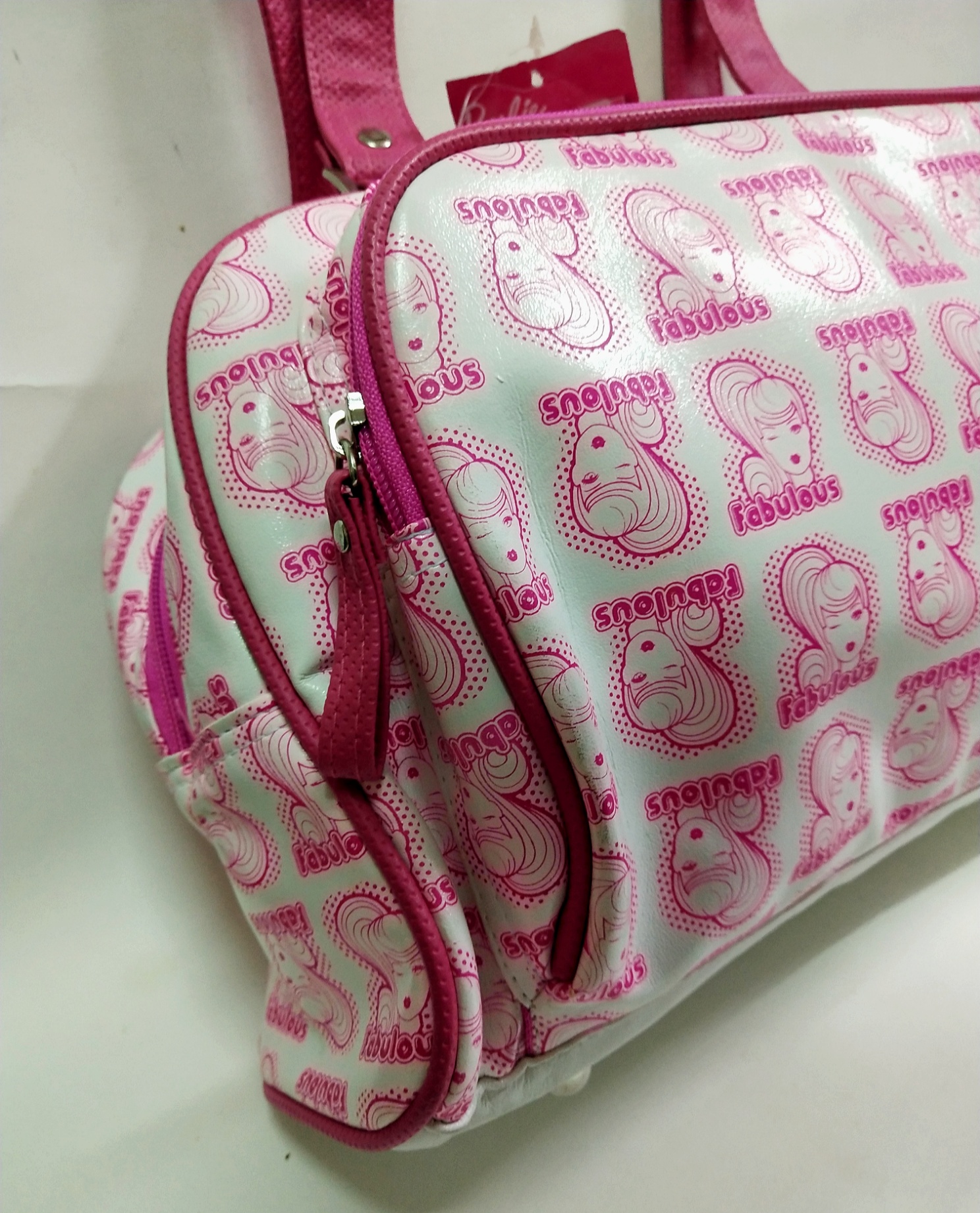 กระเป๋าถือ กระเป๋าคล้องใหล่สีขาว-ชมพู พิมพ์ลายบาร์บี้ Barbie บาร์บี้ ขนาดประมาณ 7.5"*14"*5",ของแท้ ใหม่มีป้าย