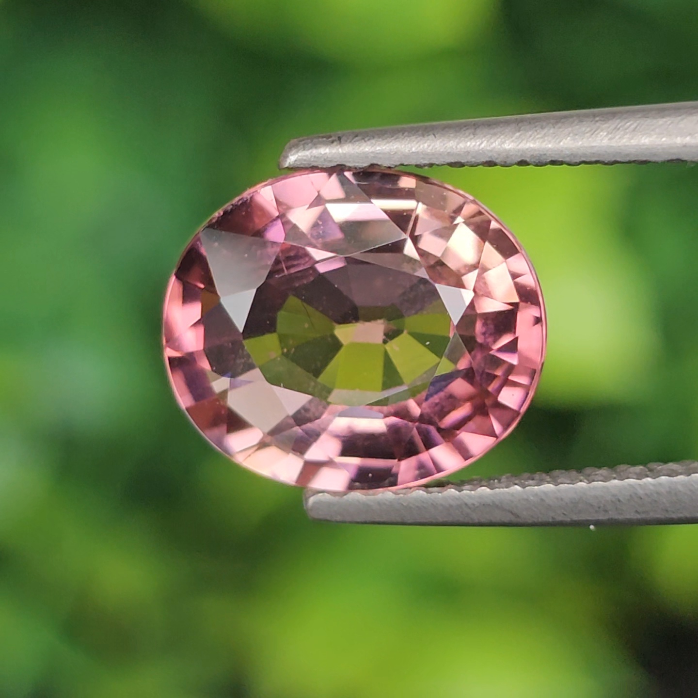 พลอย ทัวร์มารีน (Tourmaline) 2.68 กะรัต (Cts.) อัญมณีมงคลประจําวันเกิด เครื่องประดับพลอย