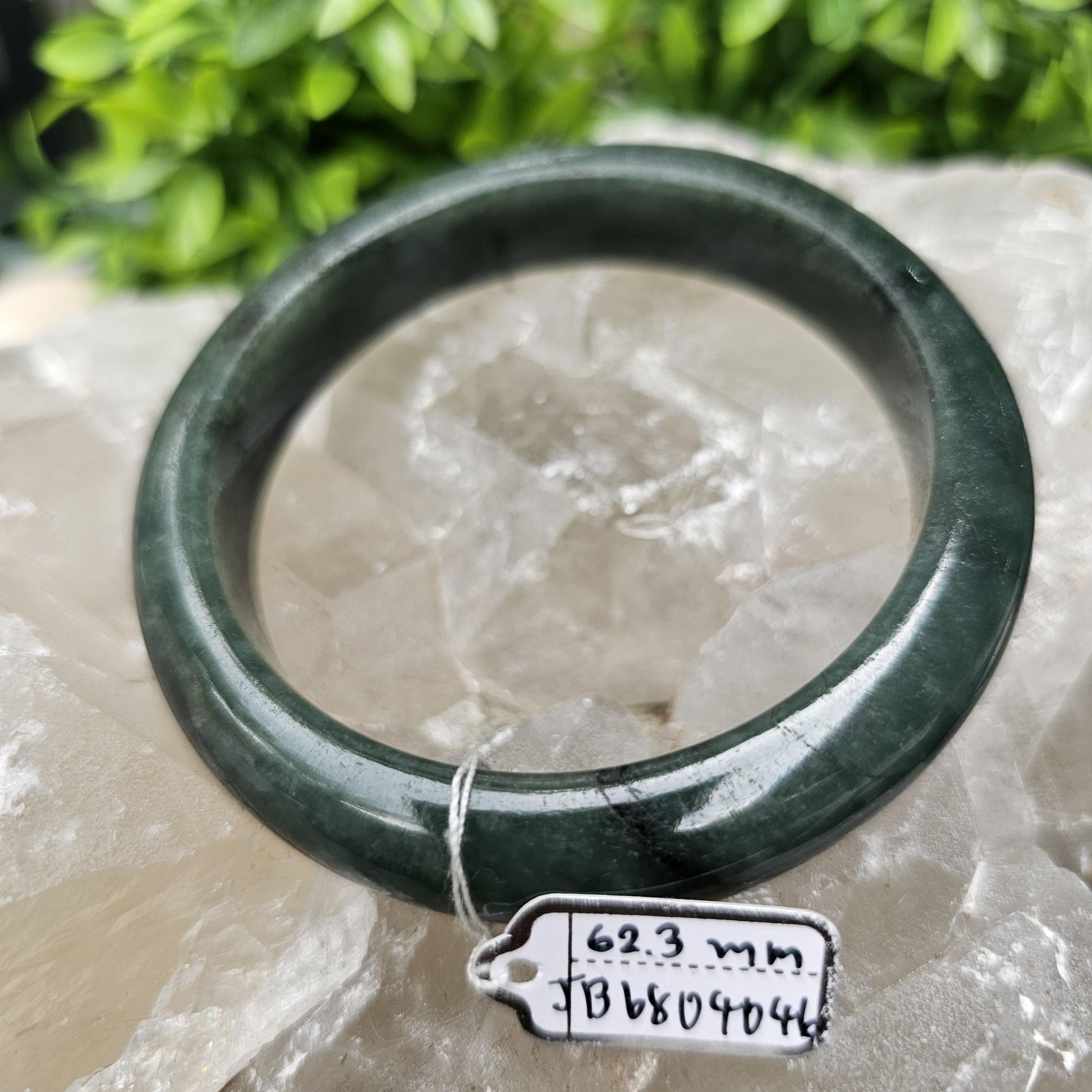JB6804046 หยก พม่า แท้ Jade กำไลหยก 62.3 มม. (Jadeite bracelet) พม่า (Myanmar)