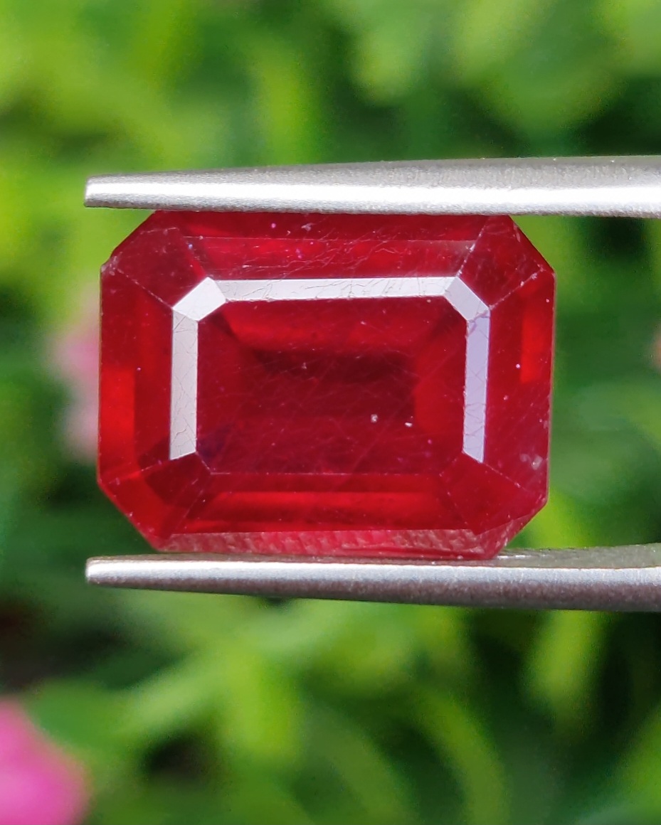 พลอย ทับทิม Ruby sapphire 10.80 กะรัต (Cts.) พลอยแท้ อัญมณีมงคลประจําวันเกิด เครื่องประดับพลอย