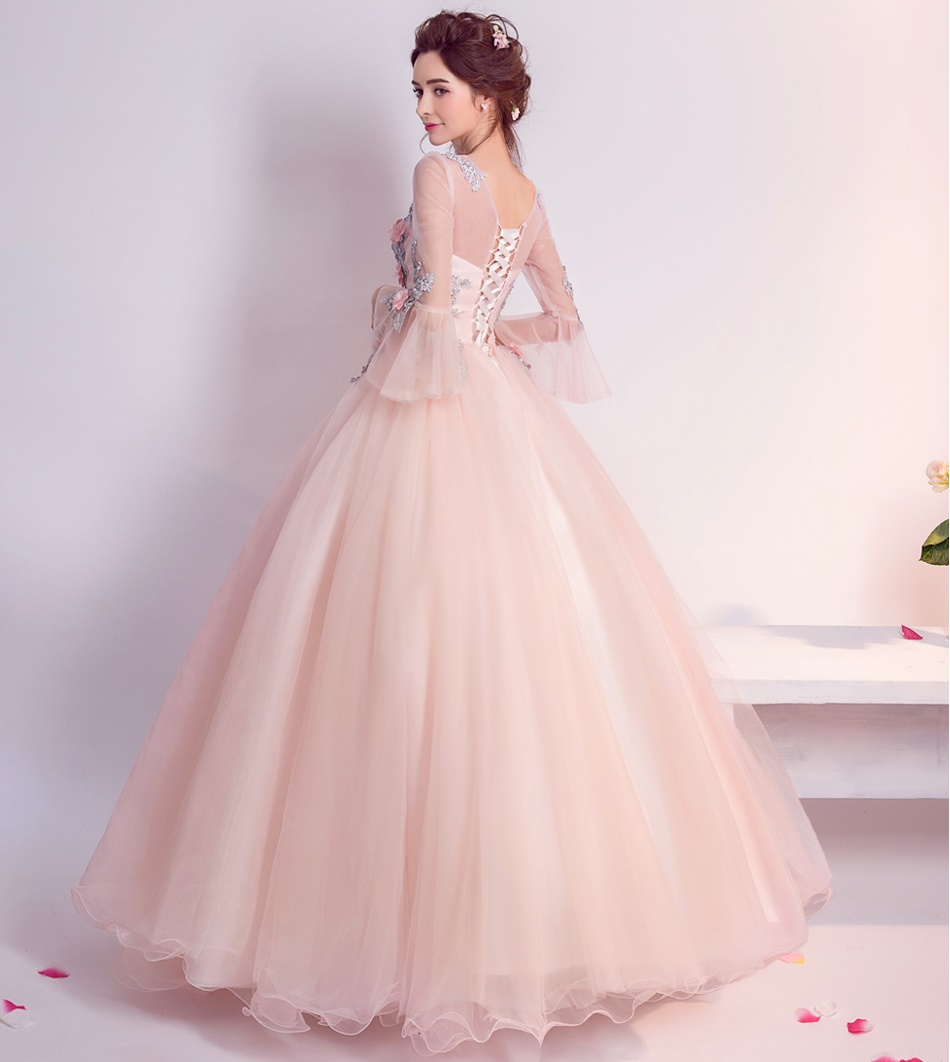 Pre-orderชุดแฟนซีชุดราตรียาวแขนยาวแต่งระบายปลายแขนกระโปรงพองสวย