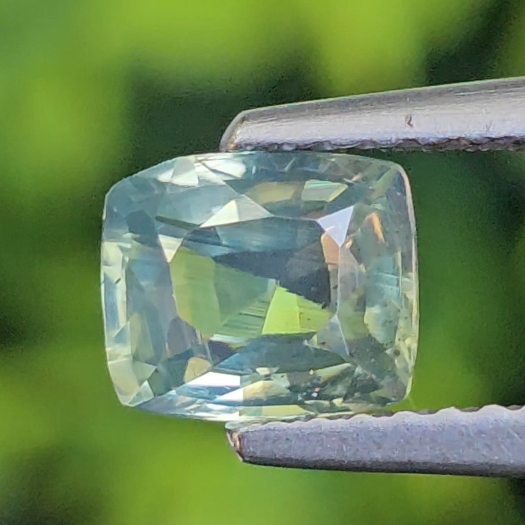 พลอย เพทาย Natural Zircon 1.13 กะรัต (Cts.) ดิบ พลอยแท้อัญมณีมงคล ประจําวันเกิด เครื่องประดับพลอย