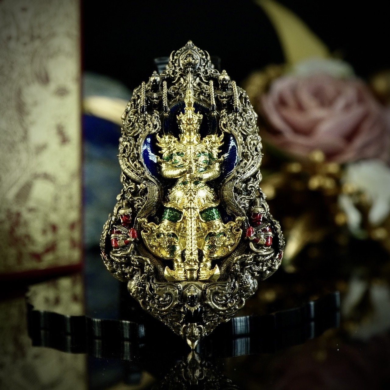 เหรียญจำปีท้าวเวสสุวรรณ รุ่น เพชรสมุทร รหัส12 เนื้อบรอนซ์ องค์ชุบทองลงยา ฉลุรมซาตินลงยา