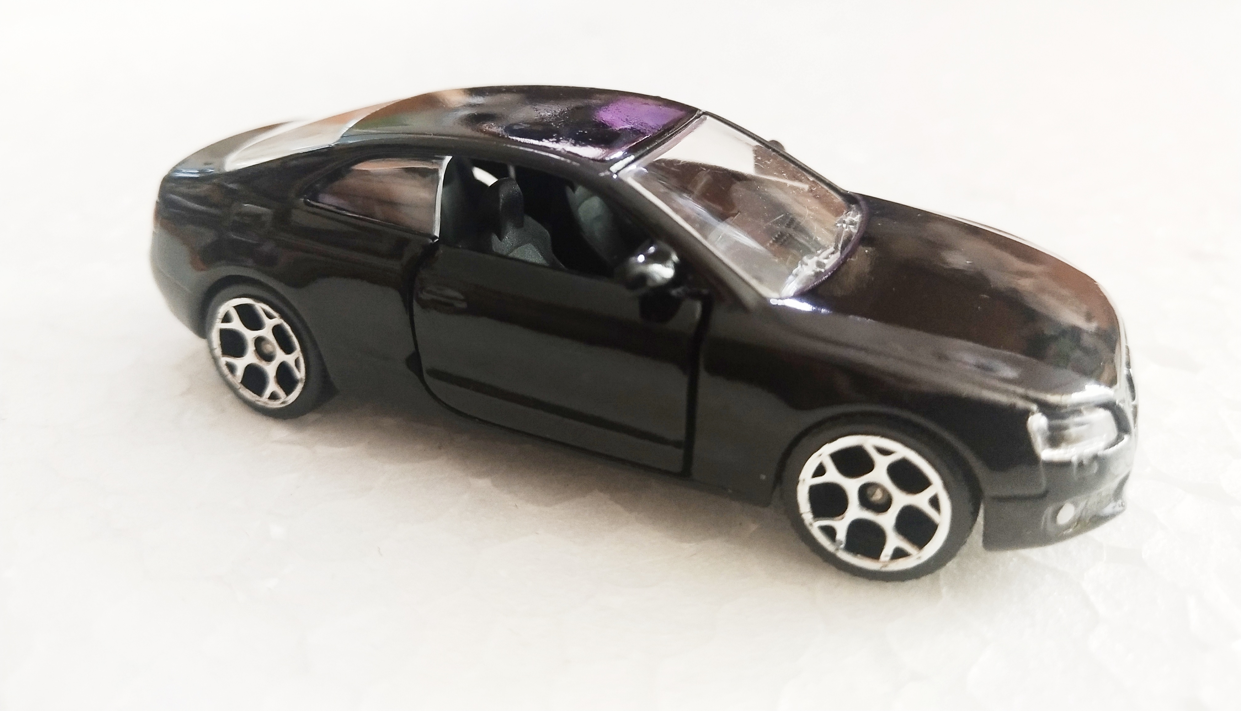 โมเดลรถเหล็ก ออดี้ Audie Die cast ,Majorette สีดำ เปิดประตูได้ มือ2 สภาพใหม่