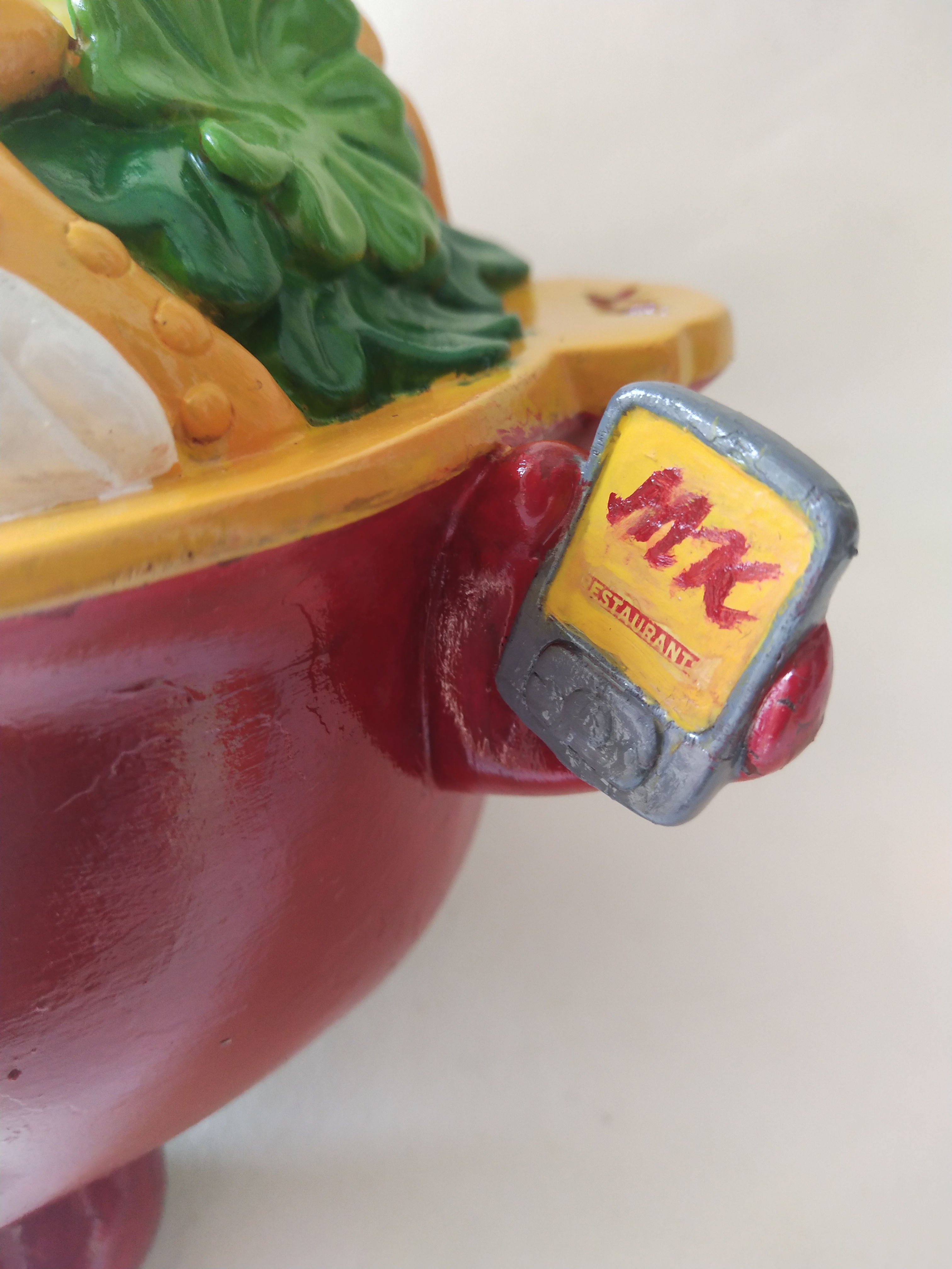 ของสะสมจาก MK สุกี้*** มีตำหนิ ซ่อมสี โปรดดูทุกภาพ กล่องทิชชู่หม้อสุกี้ จาก เอ็มเคสุกี้