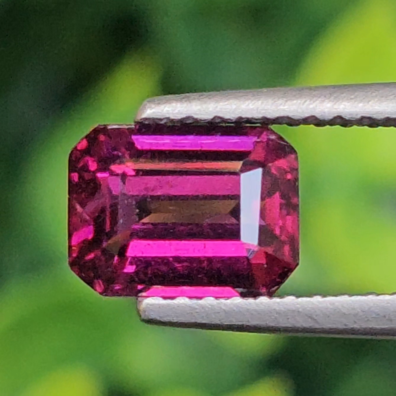 พลอย อุมบาไลต์ การ์เน็ต Umbalite Garnet 1.63 กะรัต (Cts.) ดิบ Unheated พร้อมใบเซอร์ พลอยแท้ อัญมณีมงคลประจําวันเกิด เครื่องประดับพลอย