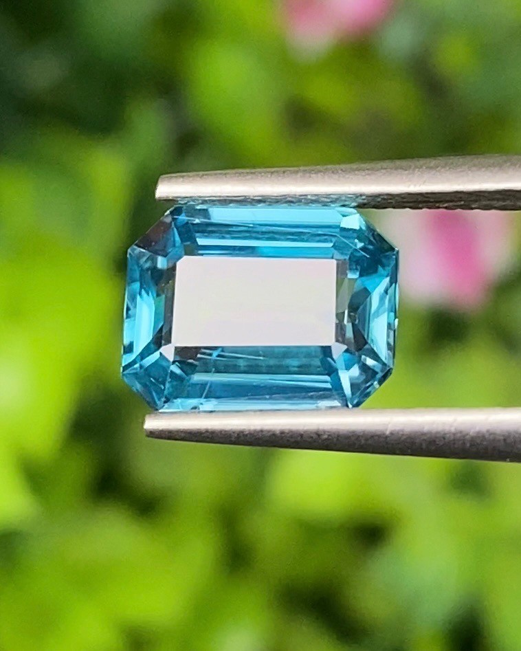 พลอย เพทาย (Zircon) 3.25 กะรัต (Cts.) พลอยแท้ อัญมณีมงคลประจําวันเกิด เครื่องประดับพลอย