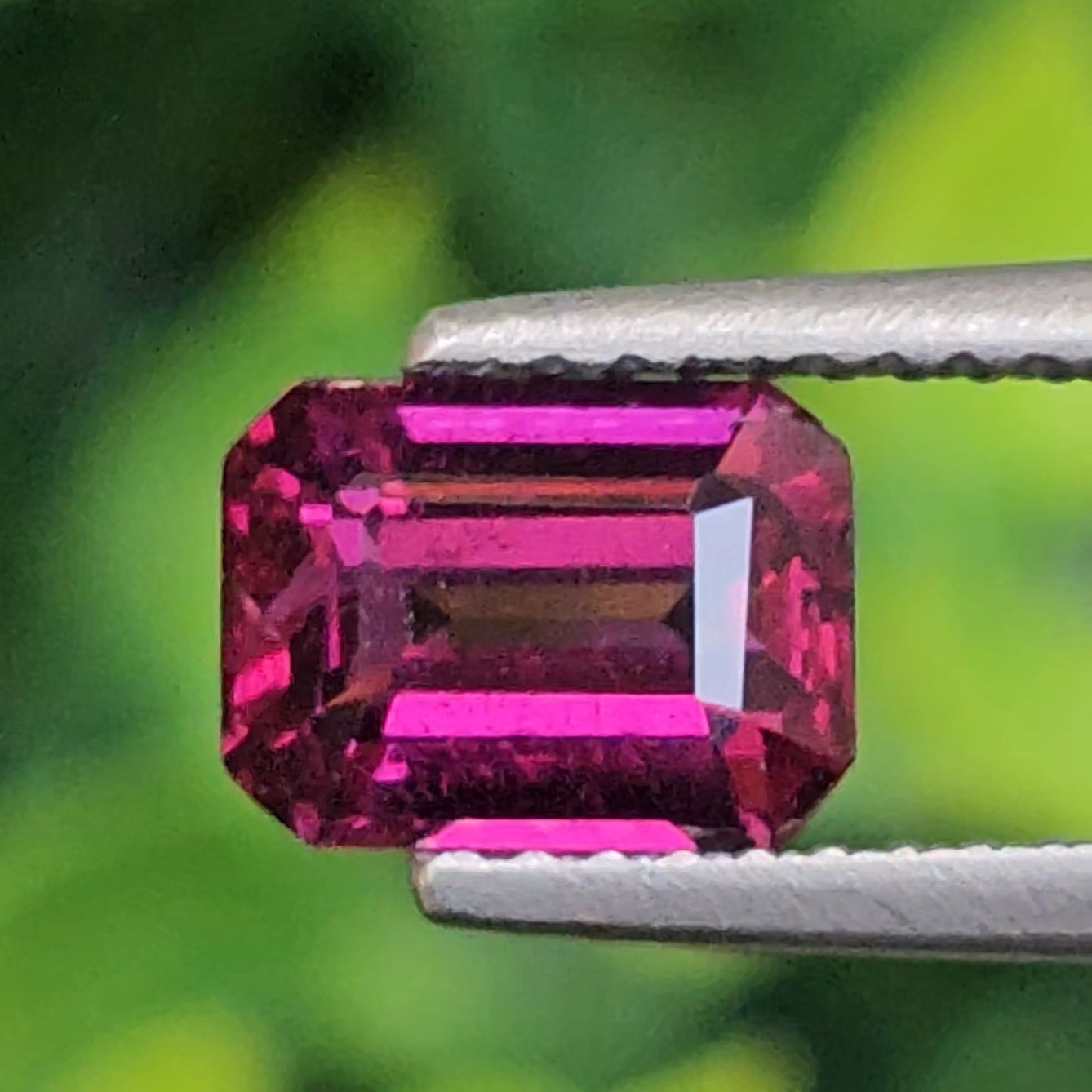 พลอย อุมบาไลต์ การ์เน็ต Umbalite Garnet 1.63 กะรัต (Cts.) ดิบ Unheated พร้อมใบเซอร์ พลอยแท้ อัญมณีมงคลประจําวันเกิด เครื่องประดับพลอย