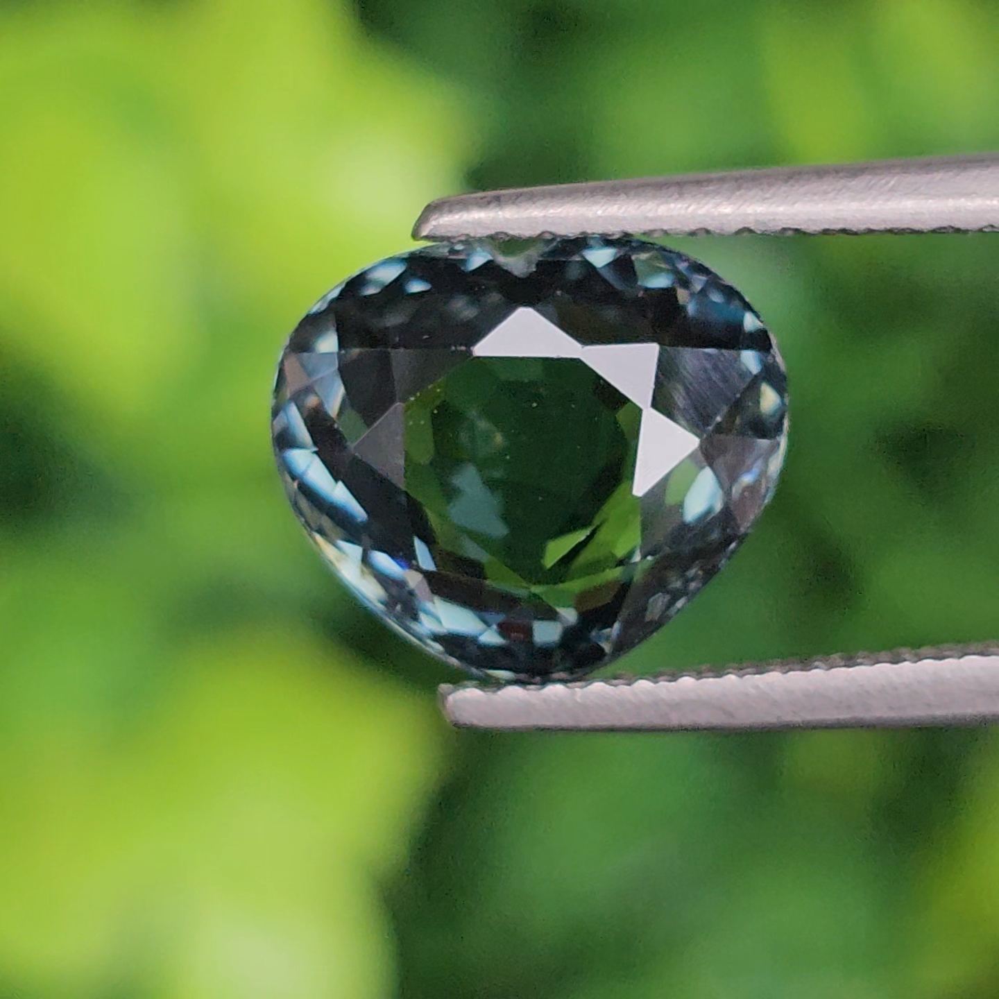 พลอย ทัวร์มาลีน (Tourmaline) 3.27 กะรัต (Cts.) พลอยแท้ อัญมณีมงคลประจําวันเกิด เครื่องประดับพลอย