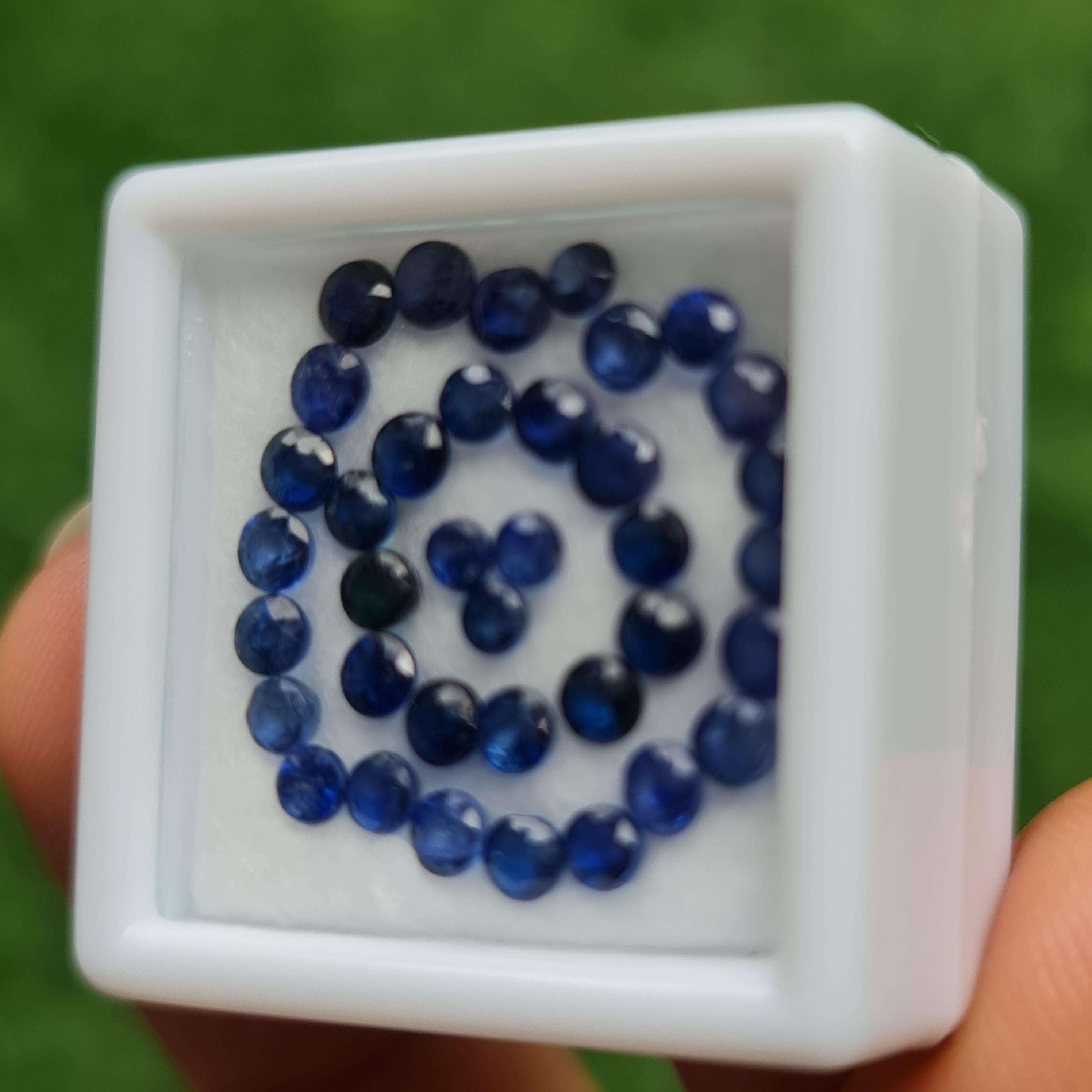 พลอย ไพลิน blue sapphire 5.92 กะรัต (Cts.) 55 เม็ด (pcs.) พลอยแท้ อัญมณีมงคลประจําวันเกิด เครื่องประดับพลอย