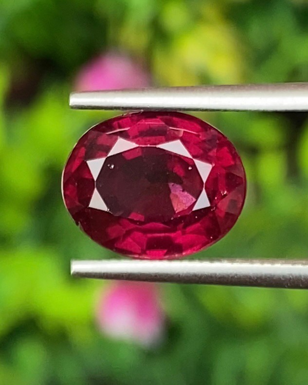 พลอย โรโดไลต์ กาเน็ท Rhodolite Garnet 4.65 กะรัต Cts.พลอยแท้ อัญมณีมงคลประจําวันเกิด เครื่องประดับพลอย