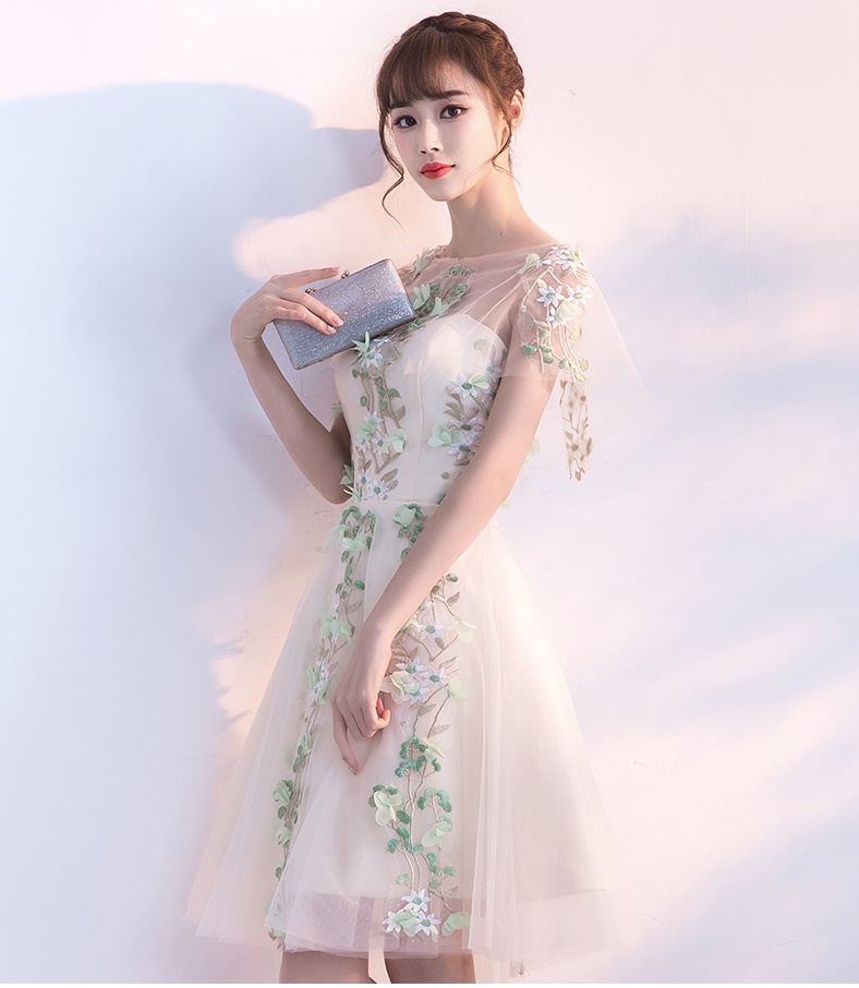 Pre-order ชุดราตรีสั้น เกาะอกพร้อมผ้าคลุมไหล่ ปักดิ้นรูปดอกไม้ทั้งชุด สวยหรู (ซิปหลัง)