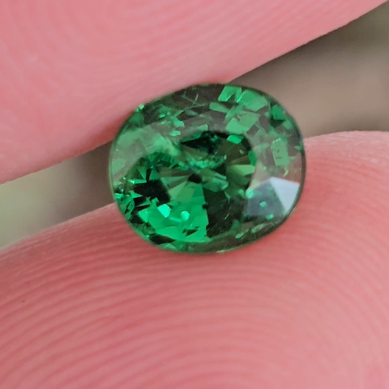 พลอย ซาโวไรท์ Tsavorite Garnet 1.28 กะรัต (Cts.) ดิบ Unheated พร้อมใบเซอร์ อัญมณีมงคลประจําวันเกิด เครื่องประดับพลอย