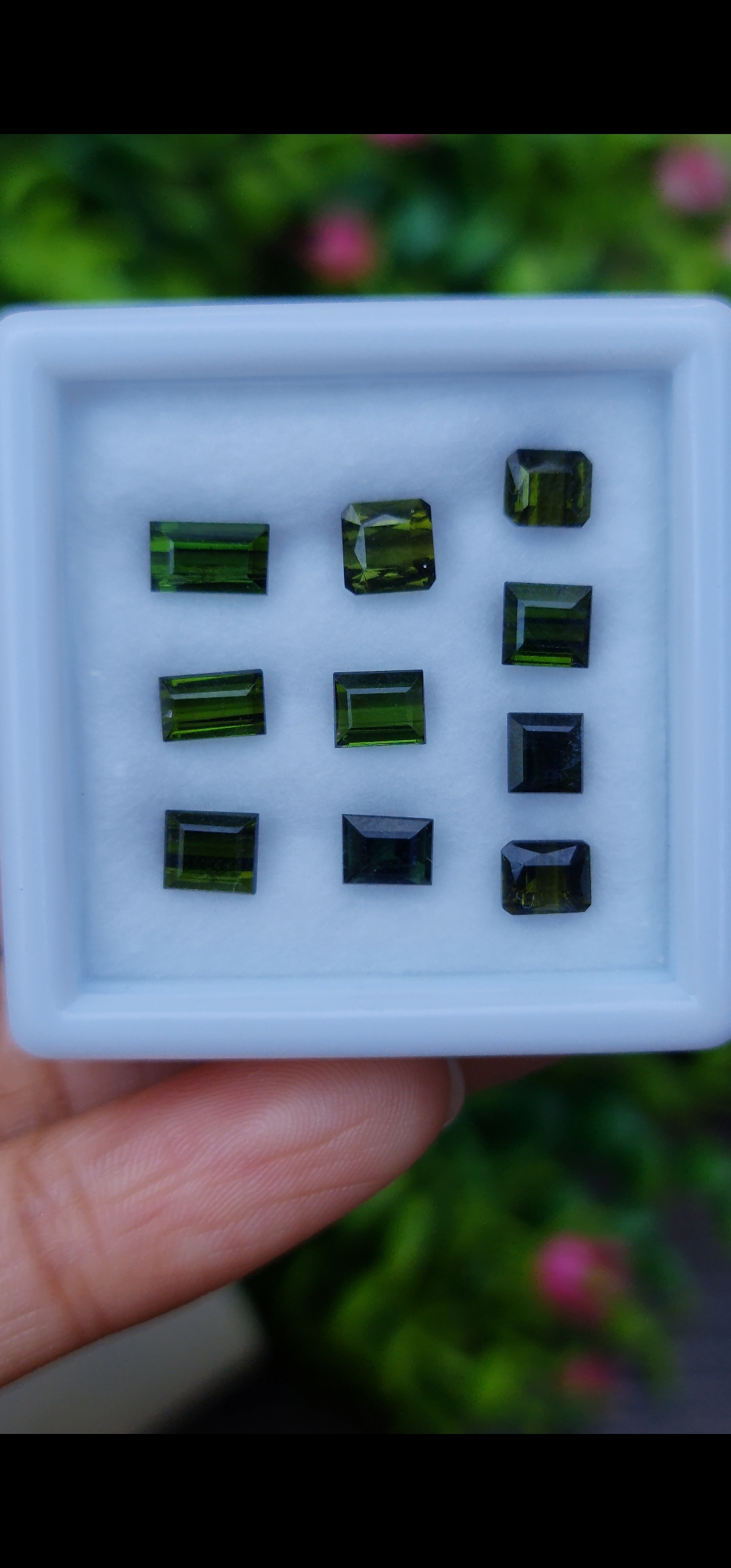 พลอย กรีน ทัวร์มารีน (Green Tourmaline) 6.22 กะรัต (Cts.) 10 เม็ด (Pcs.) อัญมณีมงคลประจําวันเกิด เครื่องประดับพลอย