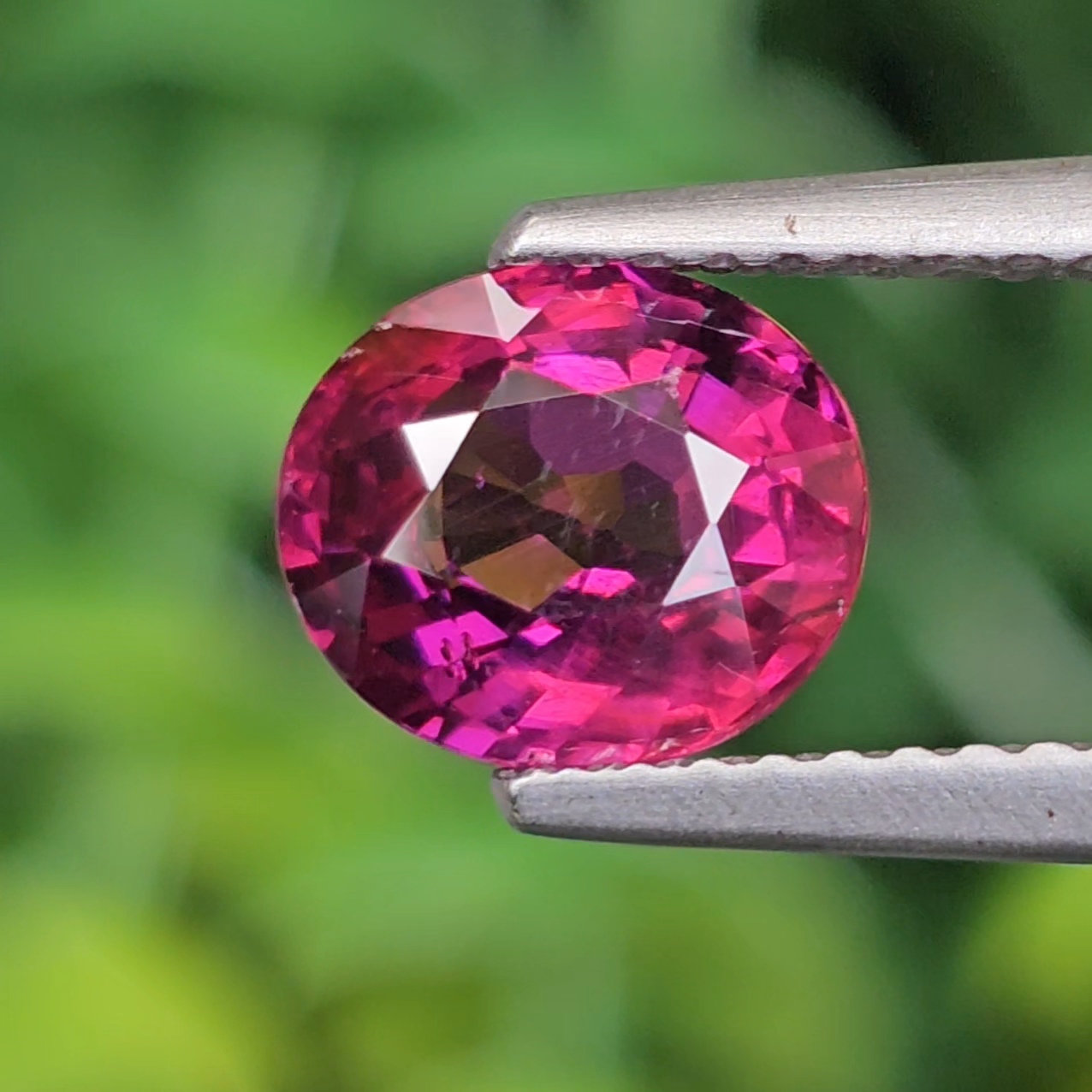 พลอย อุมบาไลต์ การ์เน็ต Umbalite Garnet 1.68 กะรัต (Cts.) ดิบ Unheated พร้อมใบเซอร์ ลอยแท้ อัญมณีมงคลประจําวันเกิด เครื่องประดับพลอย