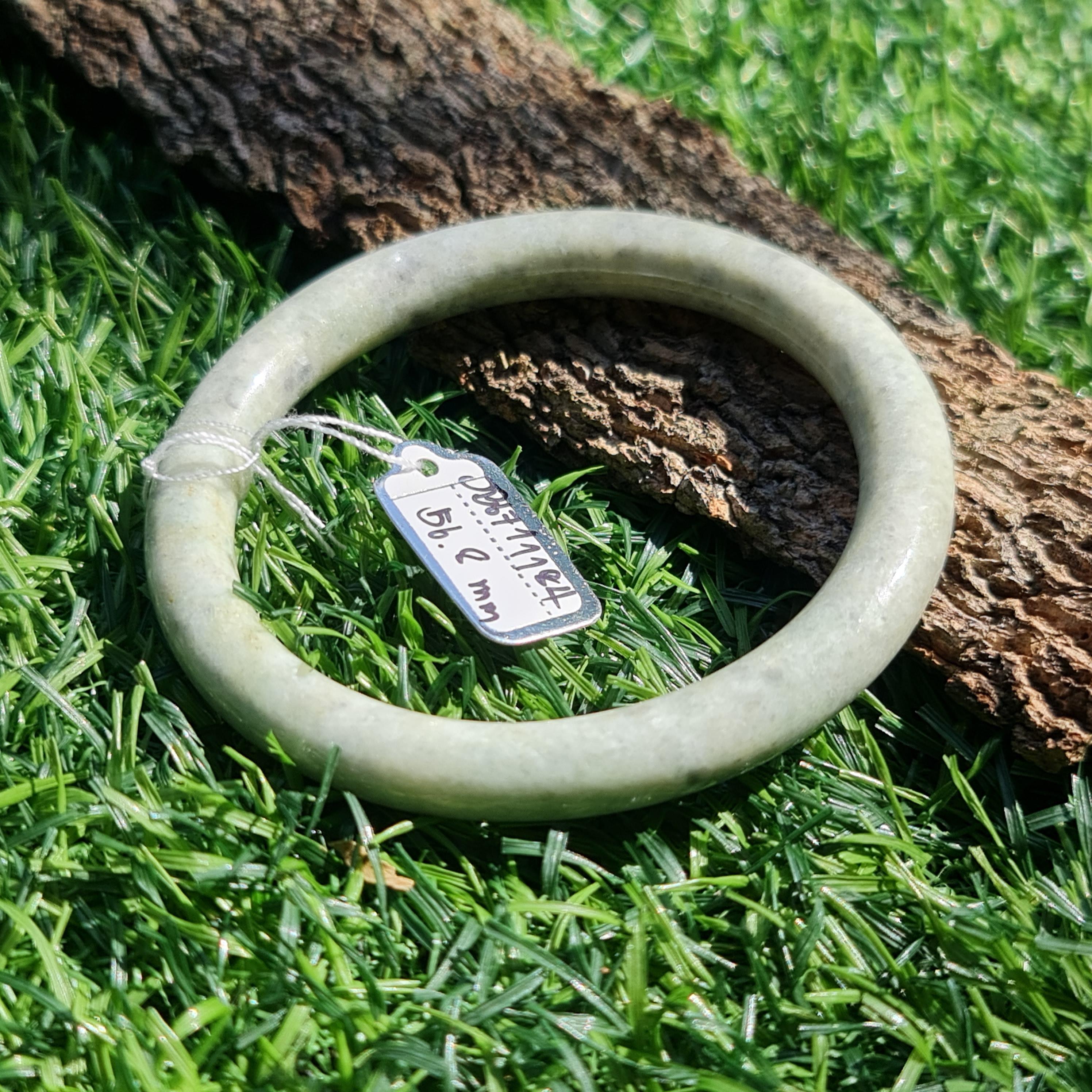 JB6711184 หยก พม่า แท้ Jade กำไลหยก 56.8 มม. (Jadeite bracelet) พม่า (Myanmar)
