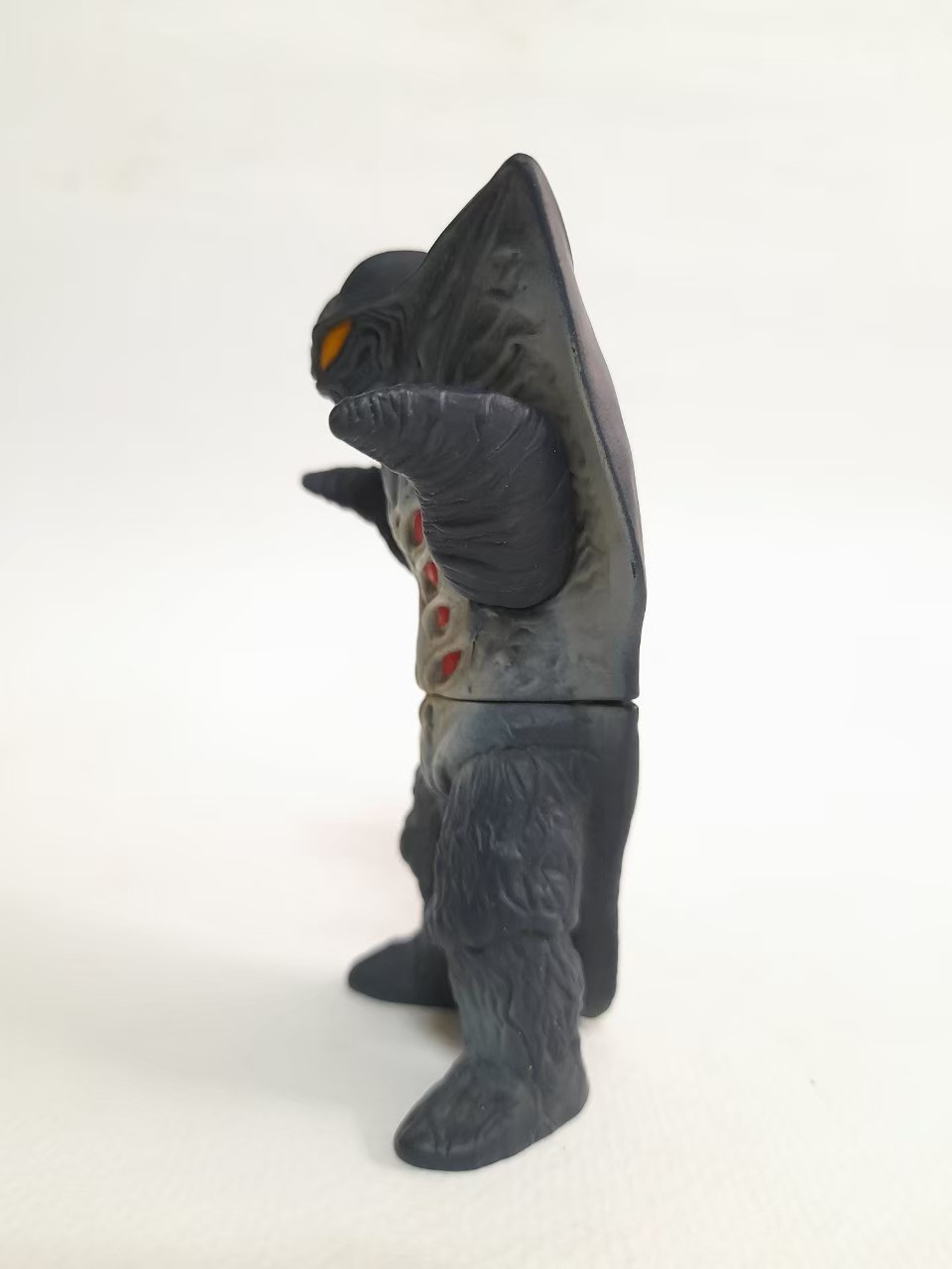 มีหลายภาพ,ซอฟ 4 นิ้ว สัตว์ประหลาด กาซอร์ด จาก อุลตร้าแมนทีก้า ขนาดตามรูปมือสองสภาพดีมีรอยบ้าง มีปั๊ม