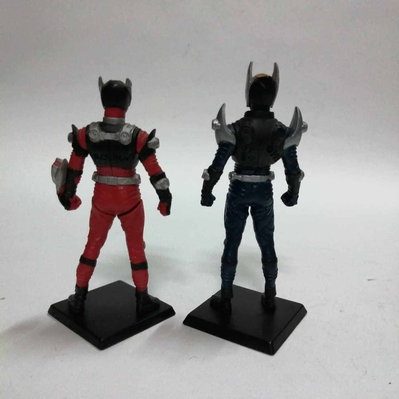 กาชาปองยืนฐานไรเดอร์ริวคิ กับ ไรเดอร์ไนท์ ของครบสภาพดี ขายคู่